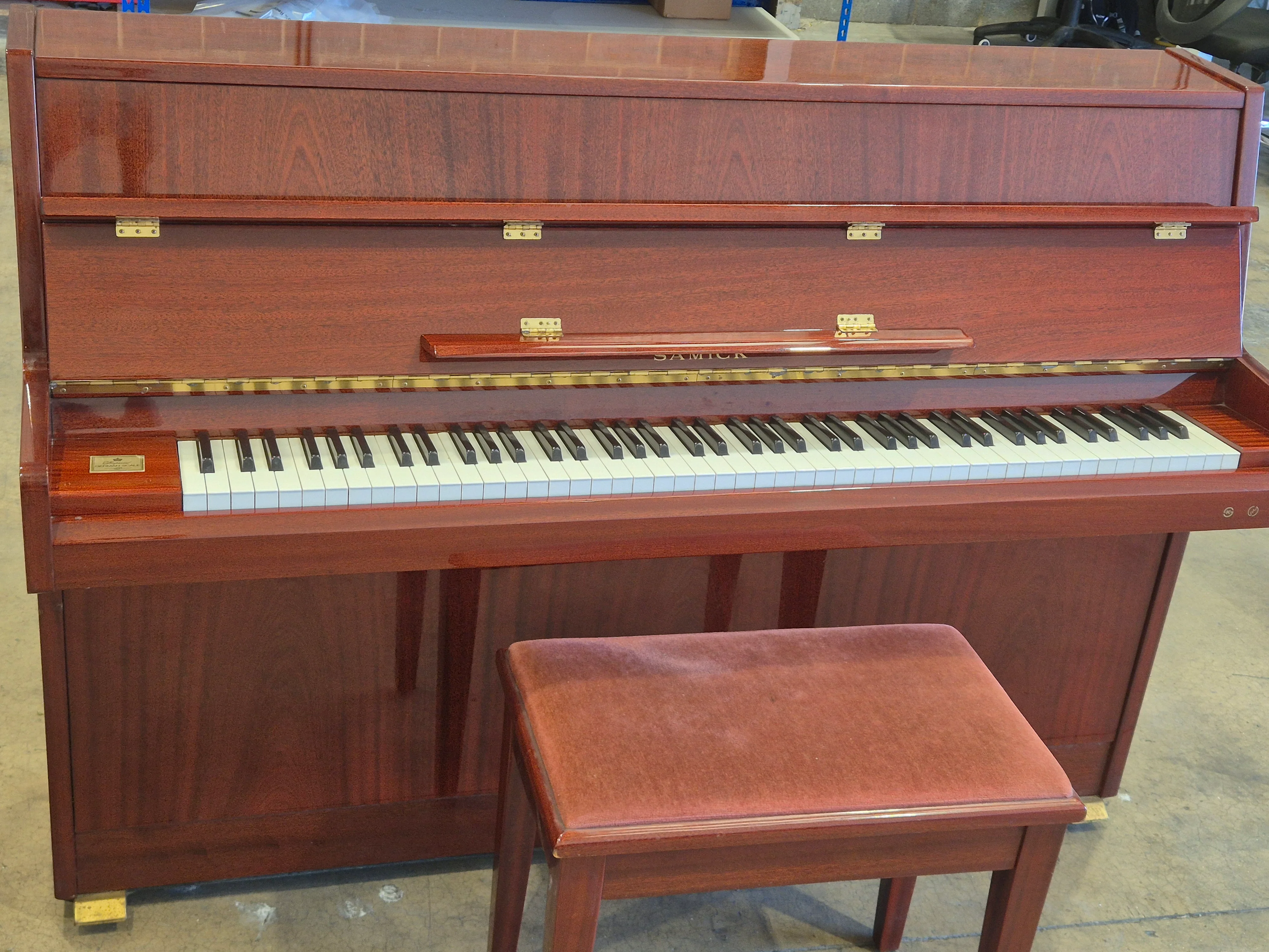 Samick SU-105 - Console Upright Piano w/ Stool - Excellent - Image 16