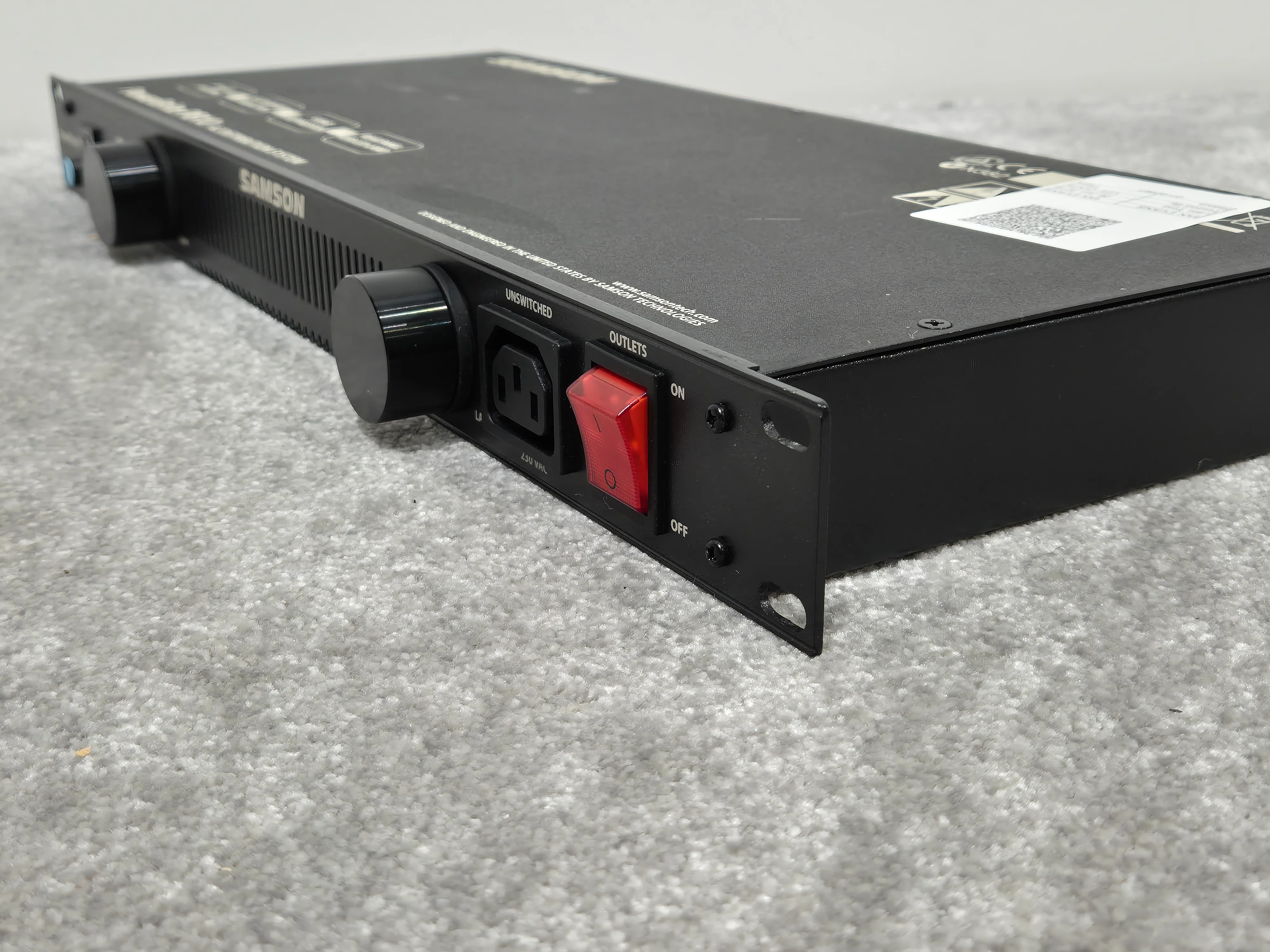 Samson PowerBrite PB10 - 19-inch Rackmount Power Conditioner - Image 12