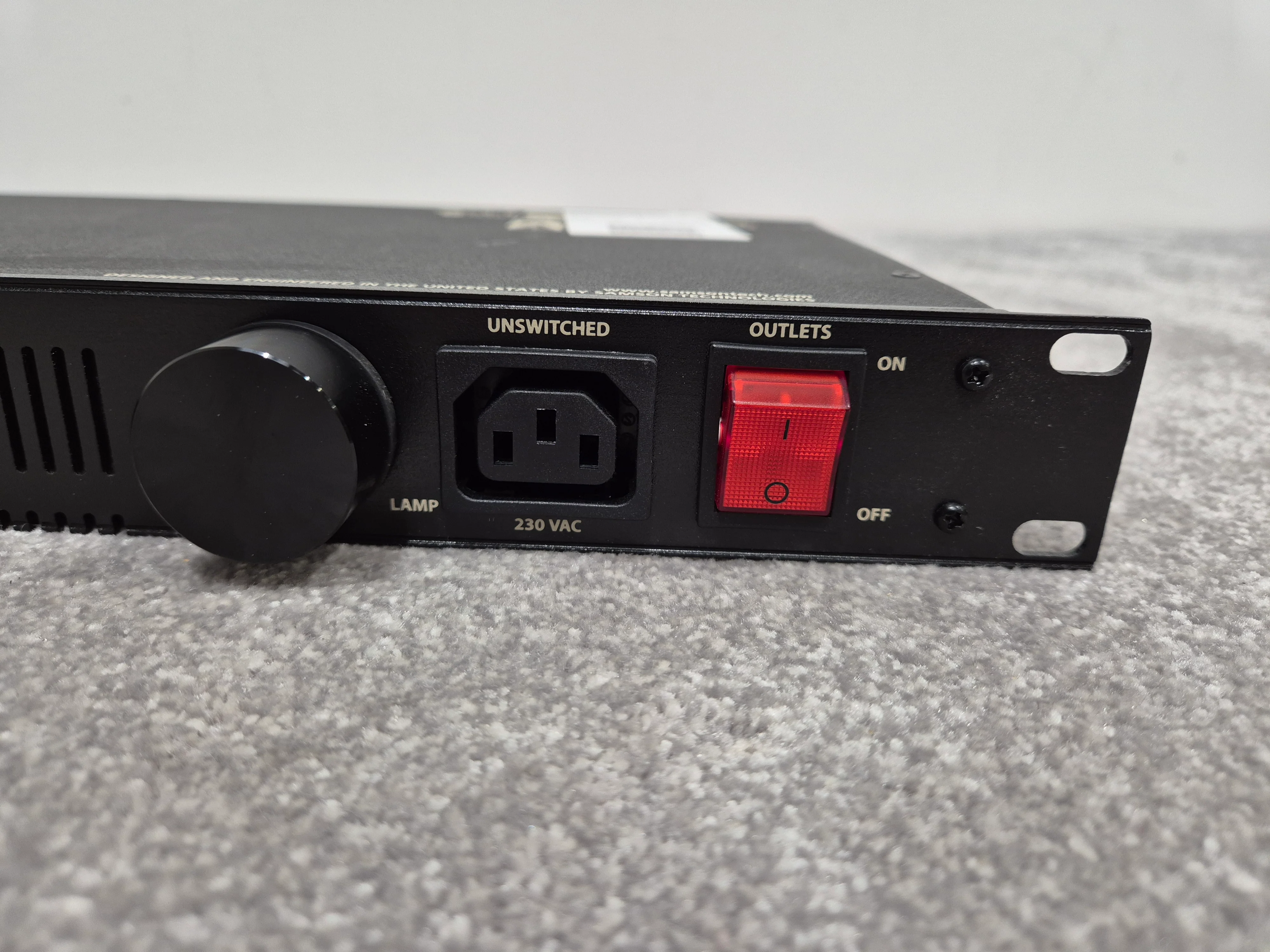 Samson PowerBrite PB10 - 19-inch Rackmount Power Conditioner - Image 3