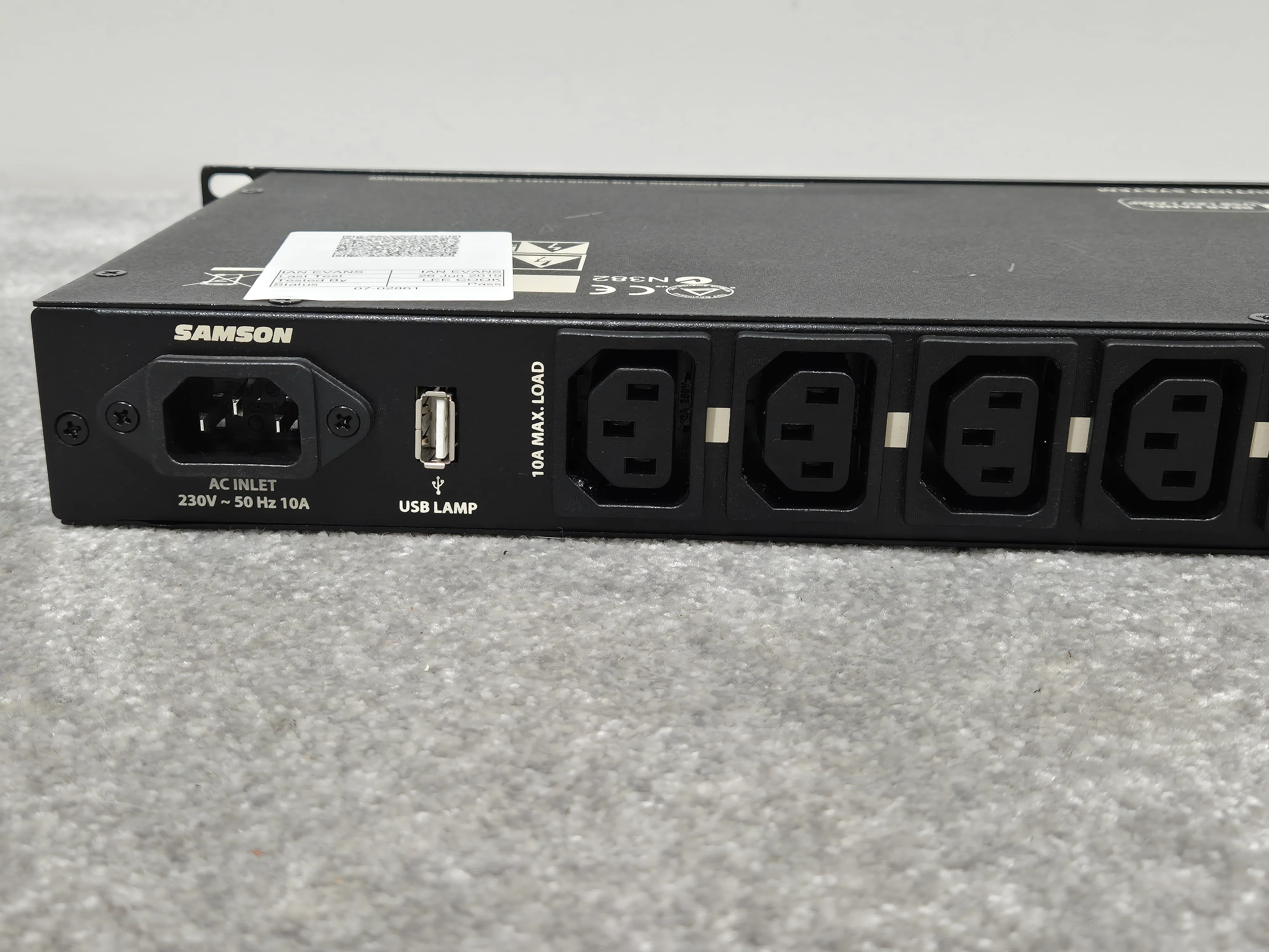 Samson PowerBrite PB10 - 19-inch Rackmount Power Conditioner - Image 9