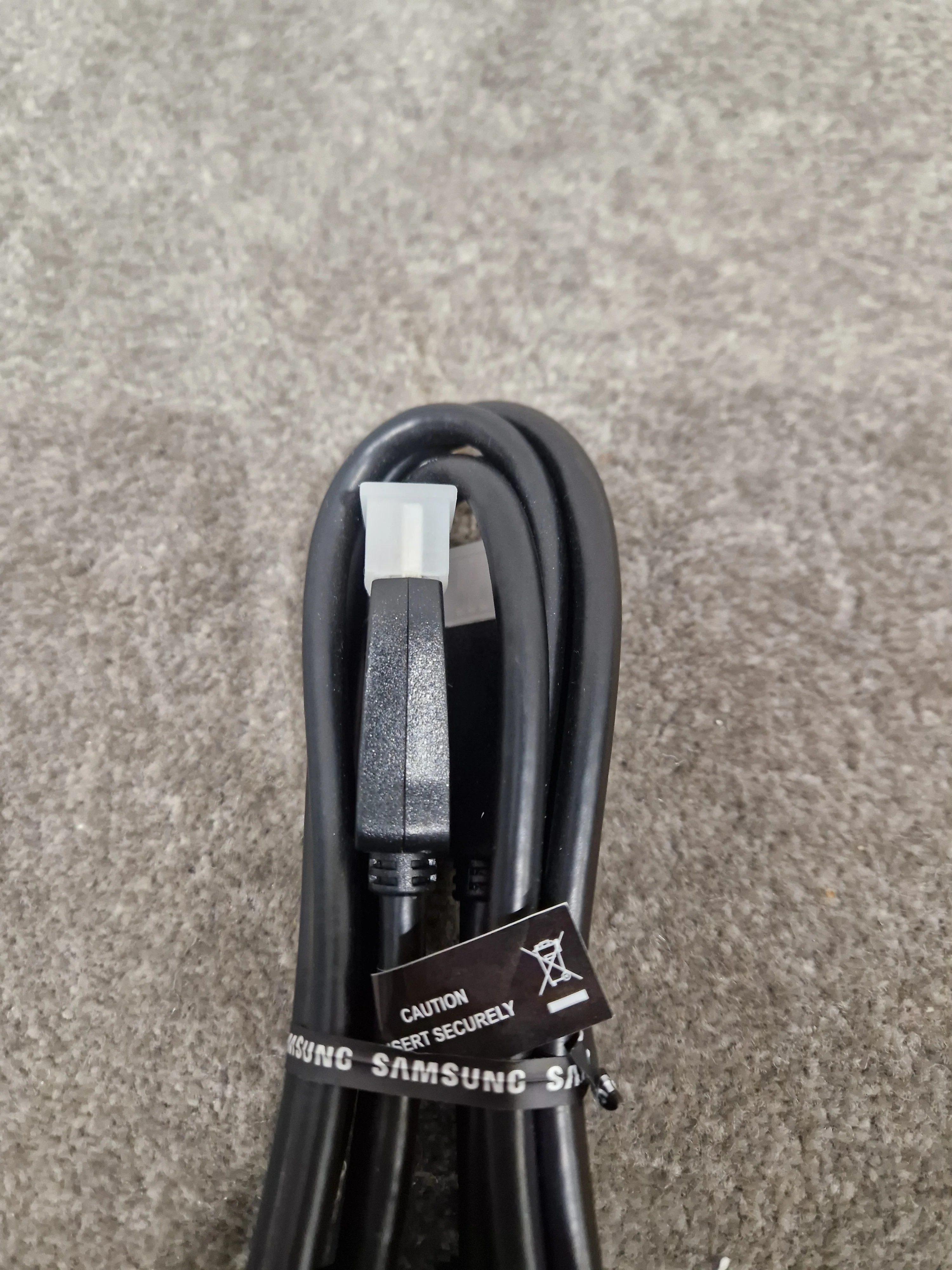 Samsung DisplayPort Cable Black - Like New - Image 3