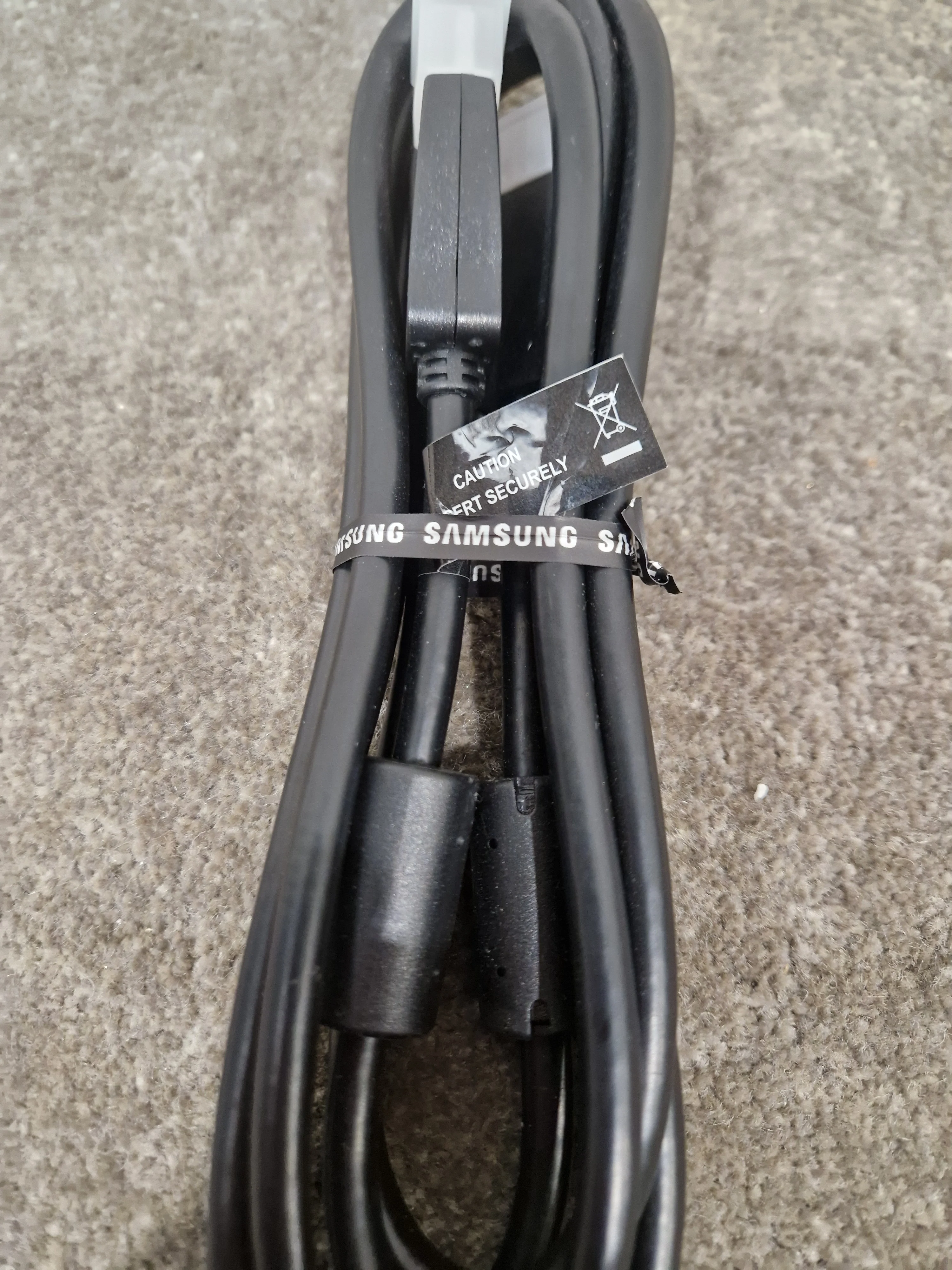 Samsung DisplayPort Cable Black - Like New - Image 4
