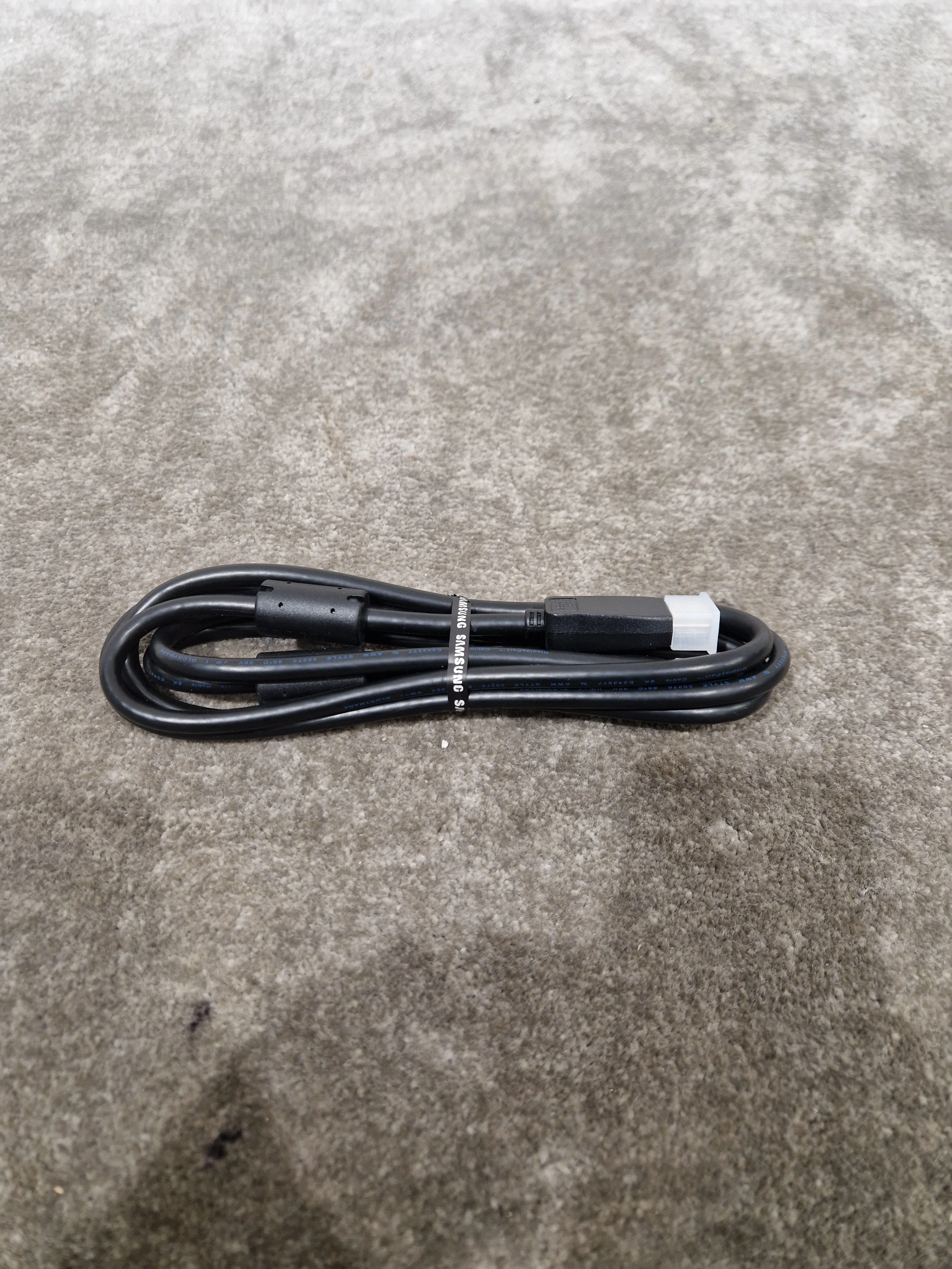 Samsung DisplayPort Cable Black - Like New - Image 7