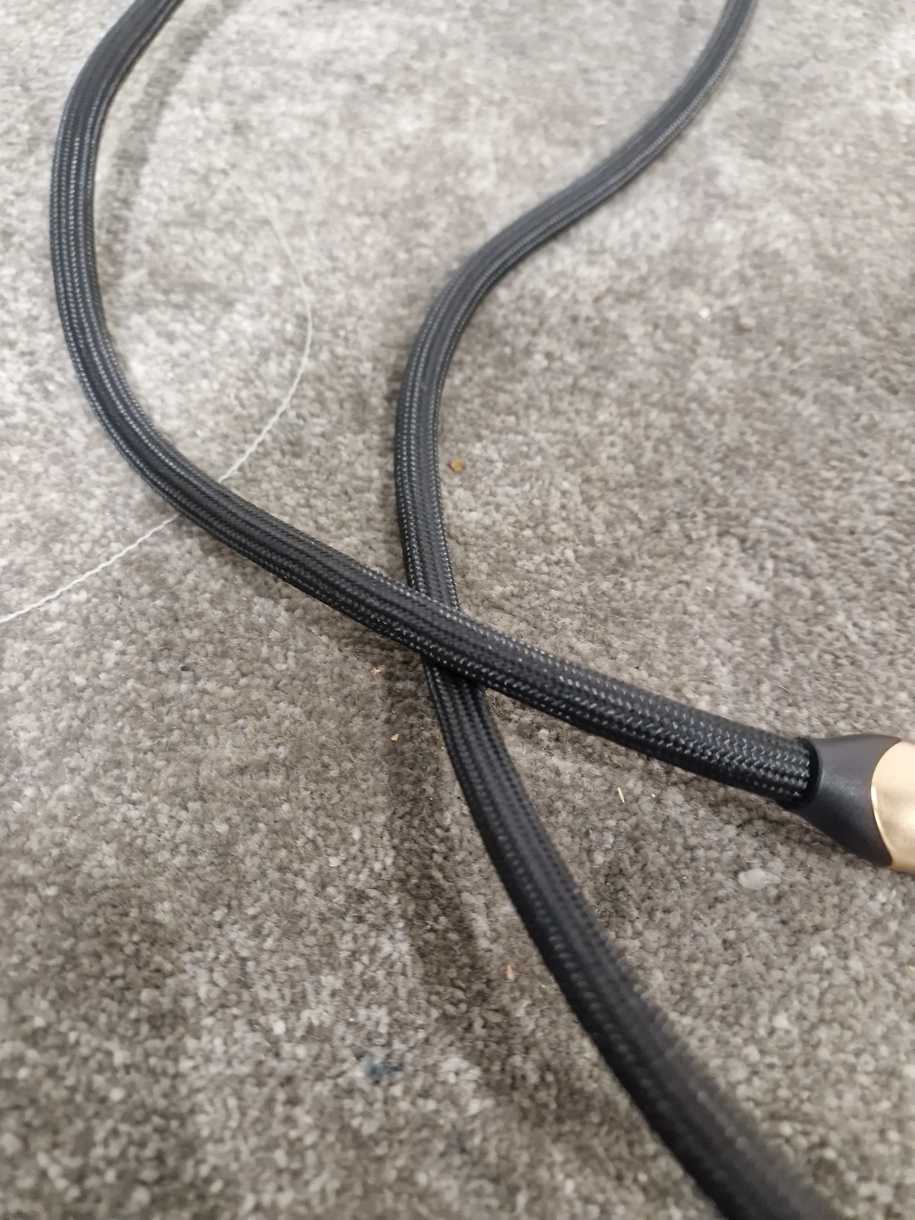 Sandstrom Rose Gold HDMI Cable 1M – HDMI Cable - Excellent - Image 7