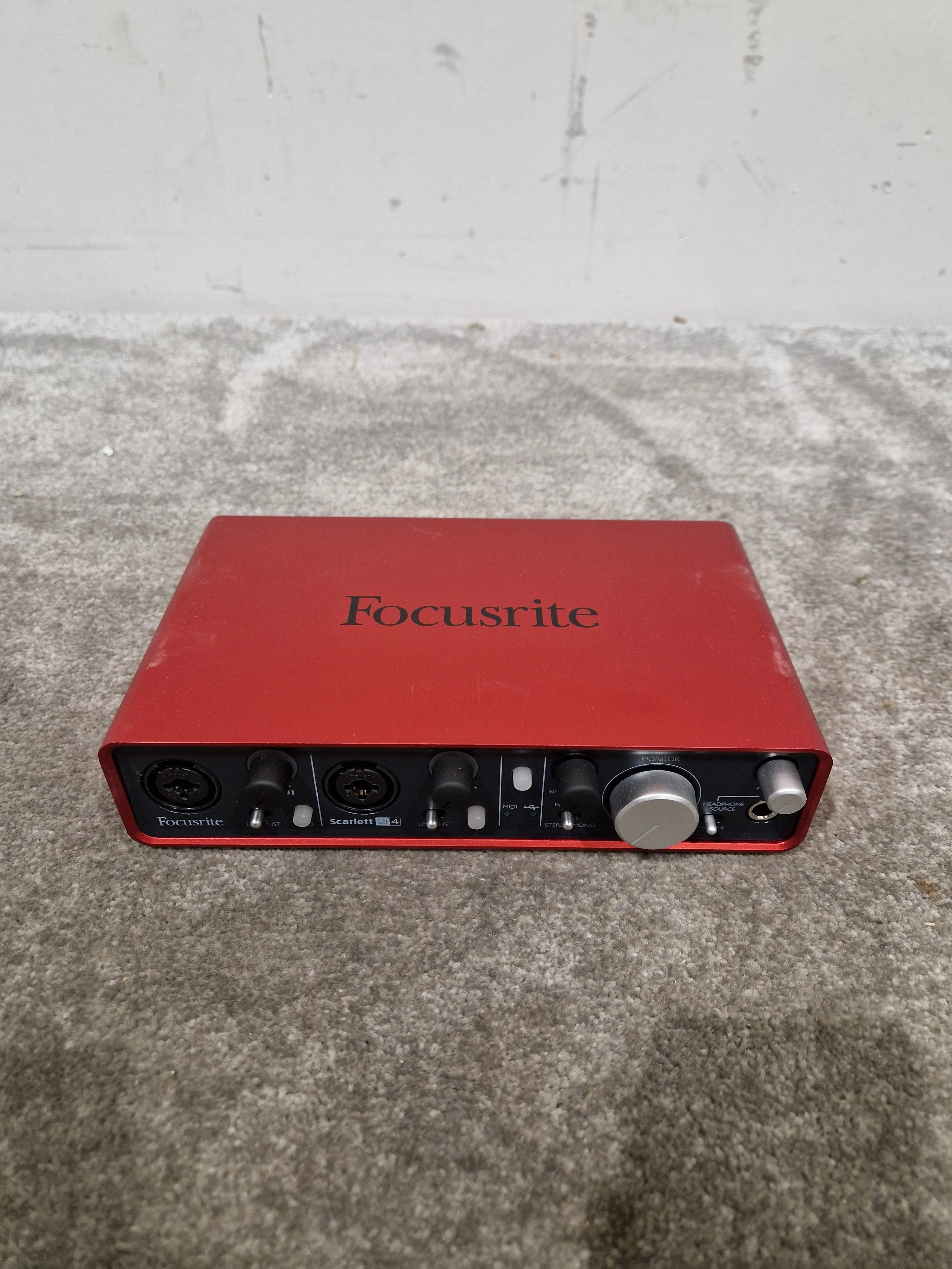 Scarlett 2I 4 - USB Audio Interface - Excellent w/ Original Box & Power Supply - Image 14
