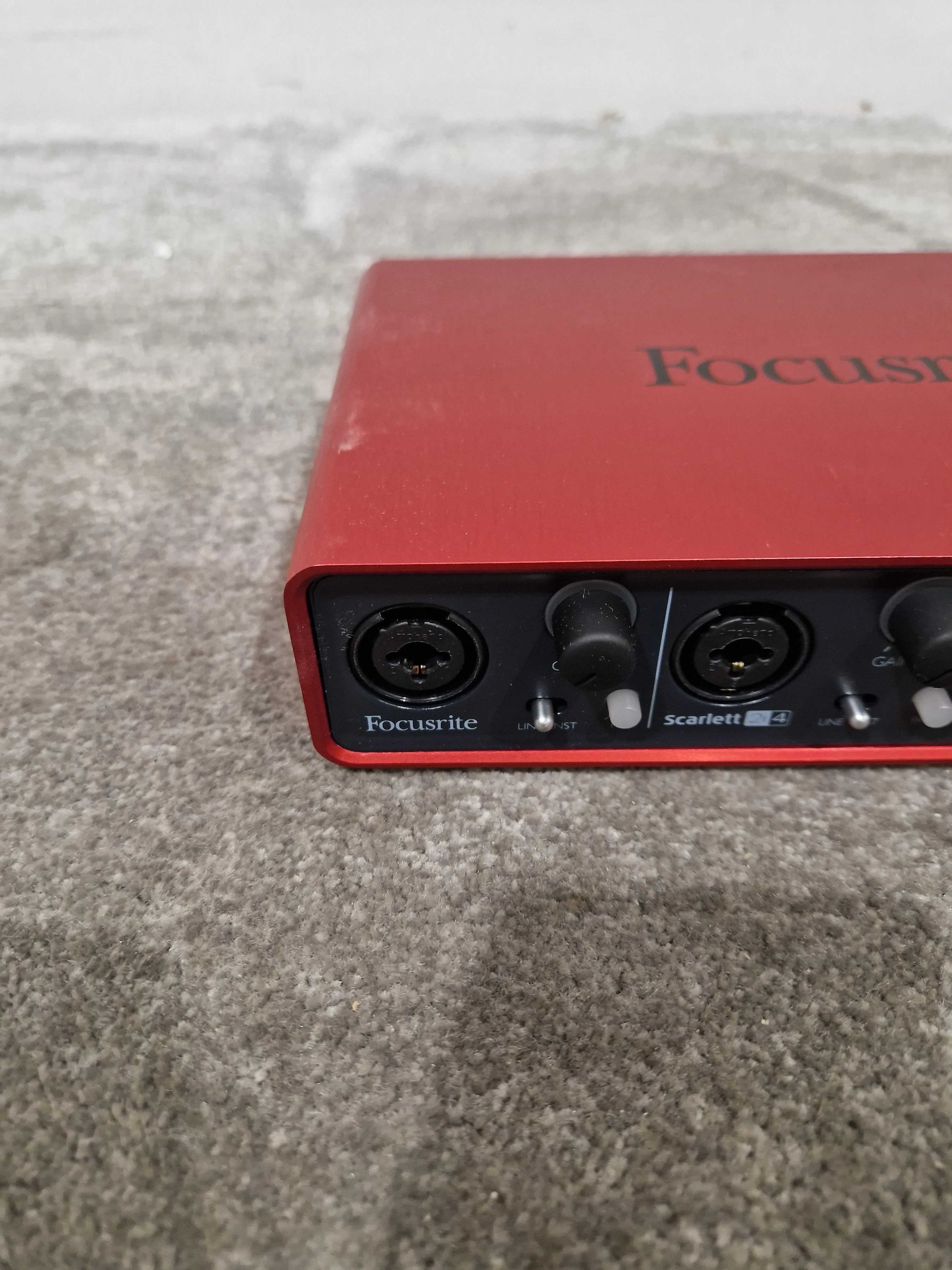 Scarlett 2I 4 - USB Audio Interface - Excellent w/ Original Box & Power Supply - Image 7
