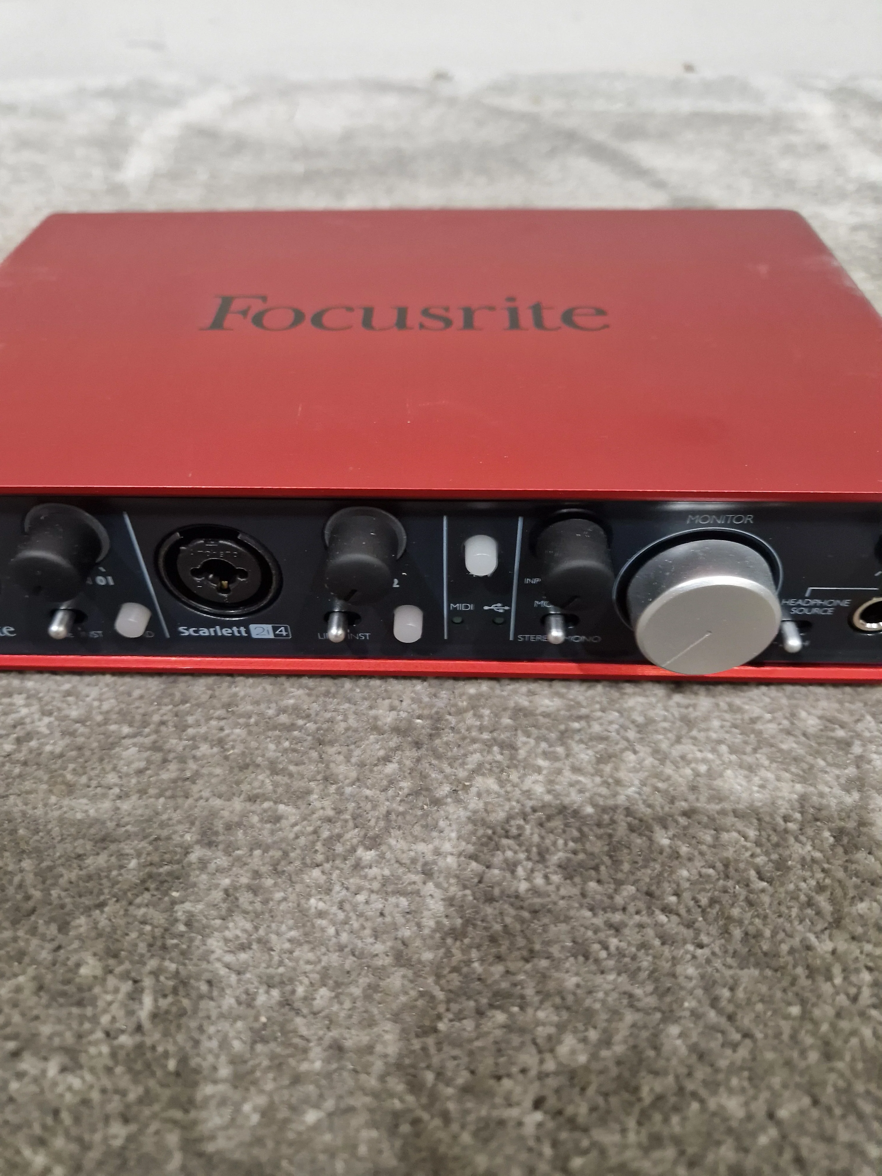 Scarlett 2I 4 - USB Audio Interface - Excellent w/ Original Box & Power Supply - Image 8