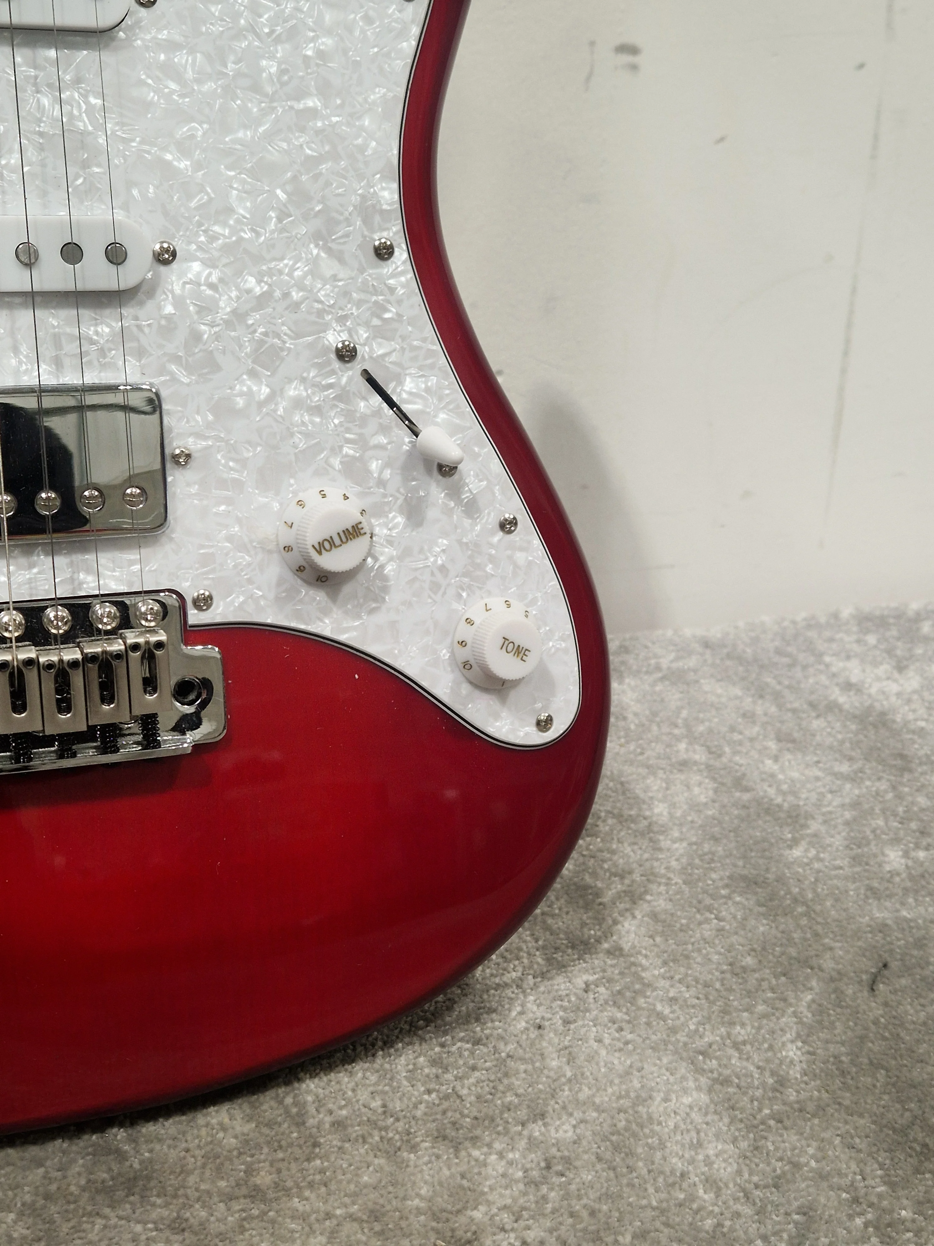 Sceptre Ventana Deluxe Dark Red - Premium Electric Guitar - Very Good - Image 13