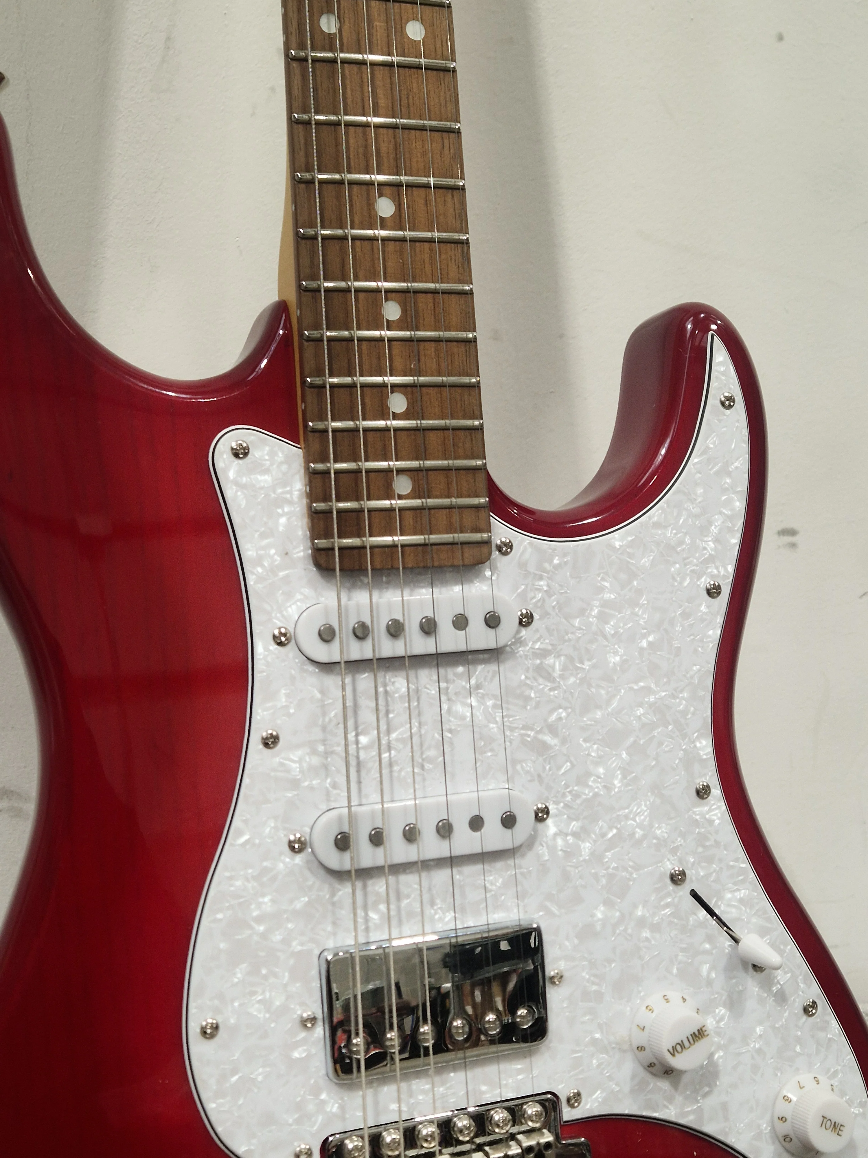Sceptre Ventana Deluxe Dark Red - Premium Electric Guitar - Very Good - Image 15