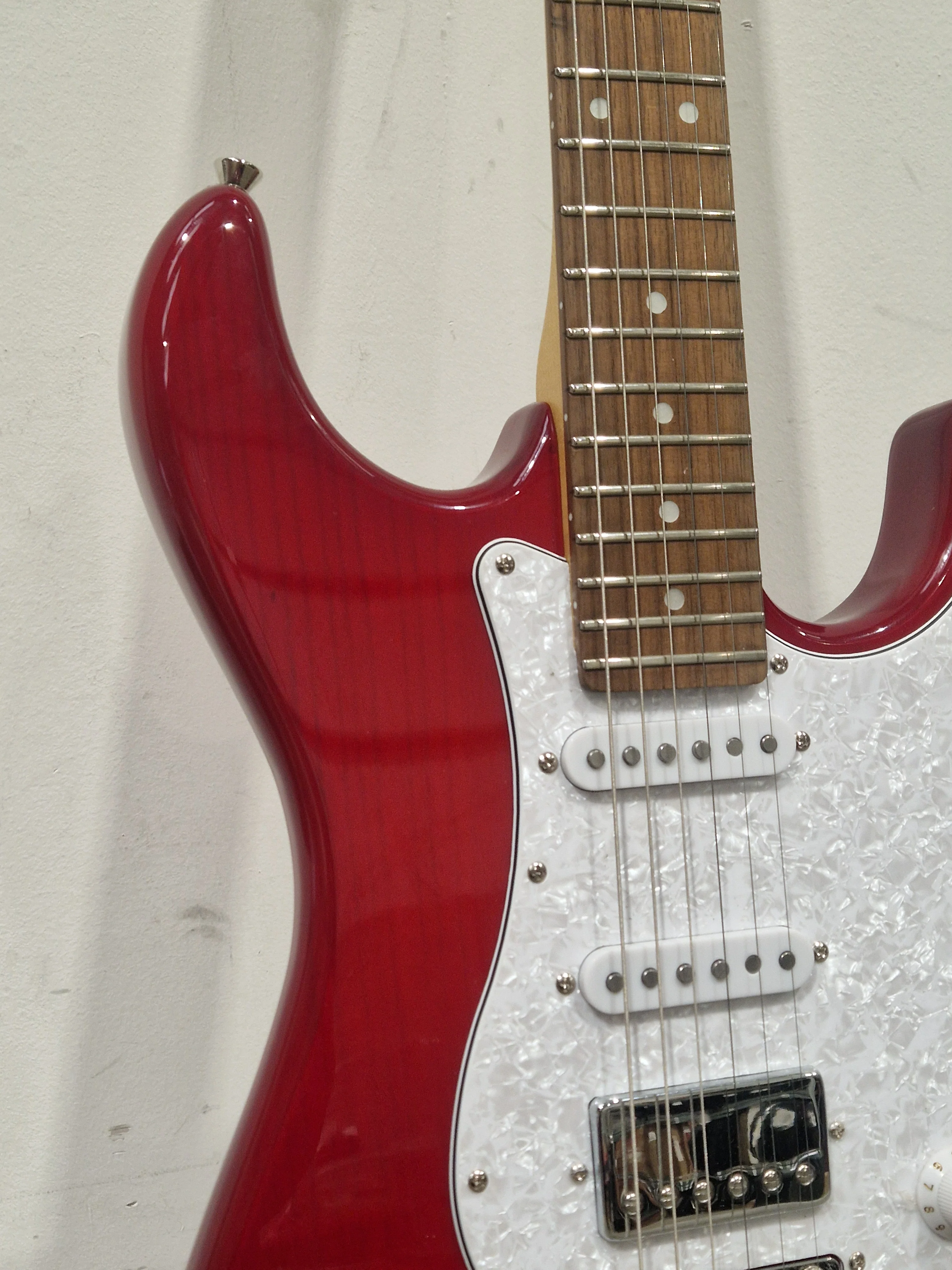 Sceptre Ventana Deluxe Dark Red - Premium Electric Guitar - Very Good - Image 16