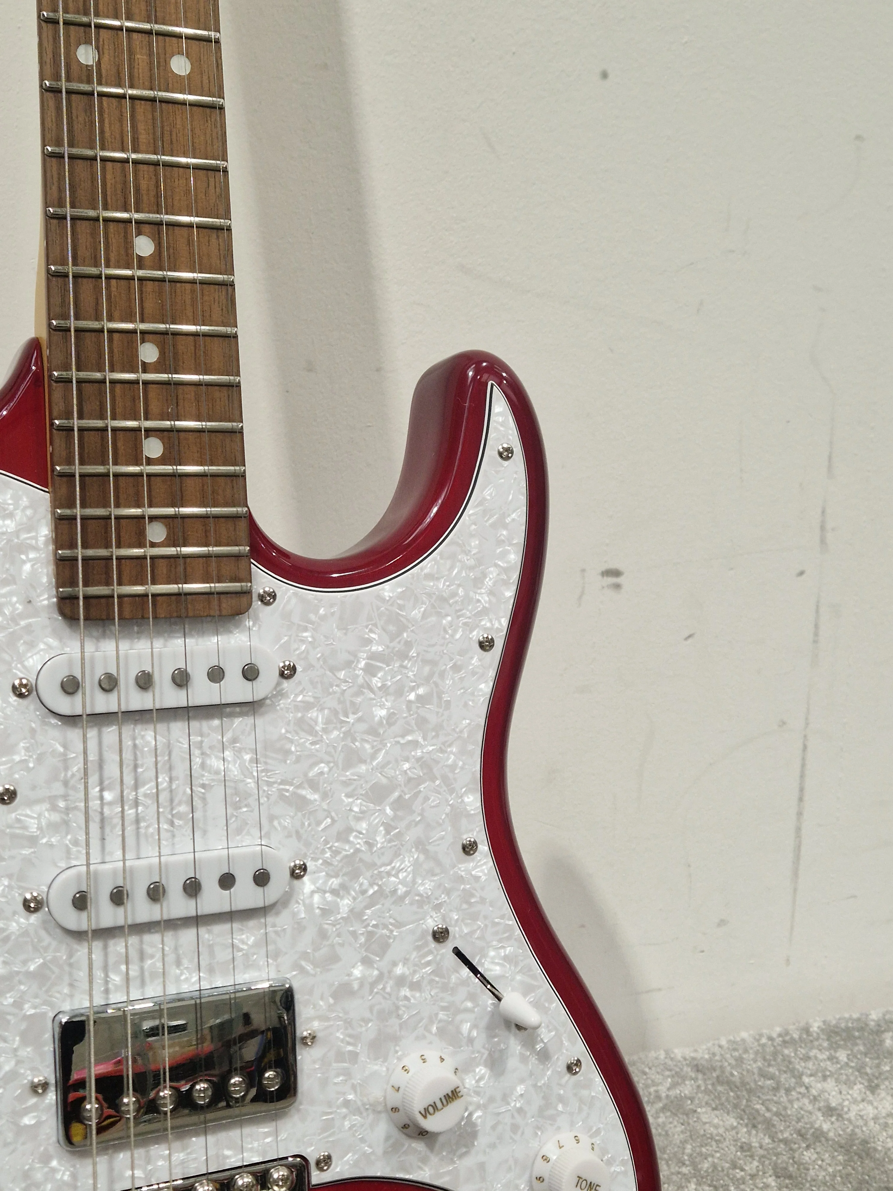 Sceptre Ventana Deluxe Dark Red - Premium Electric Guitar - Very Good - Image 5