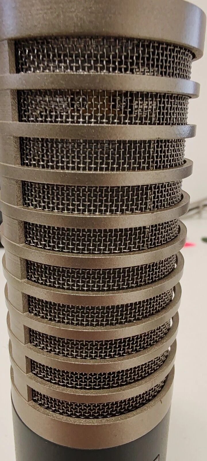 SE Electronics R1 Ribbon Microphone - Image 4