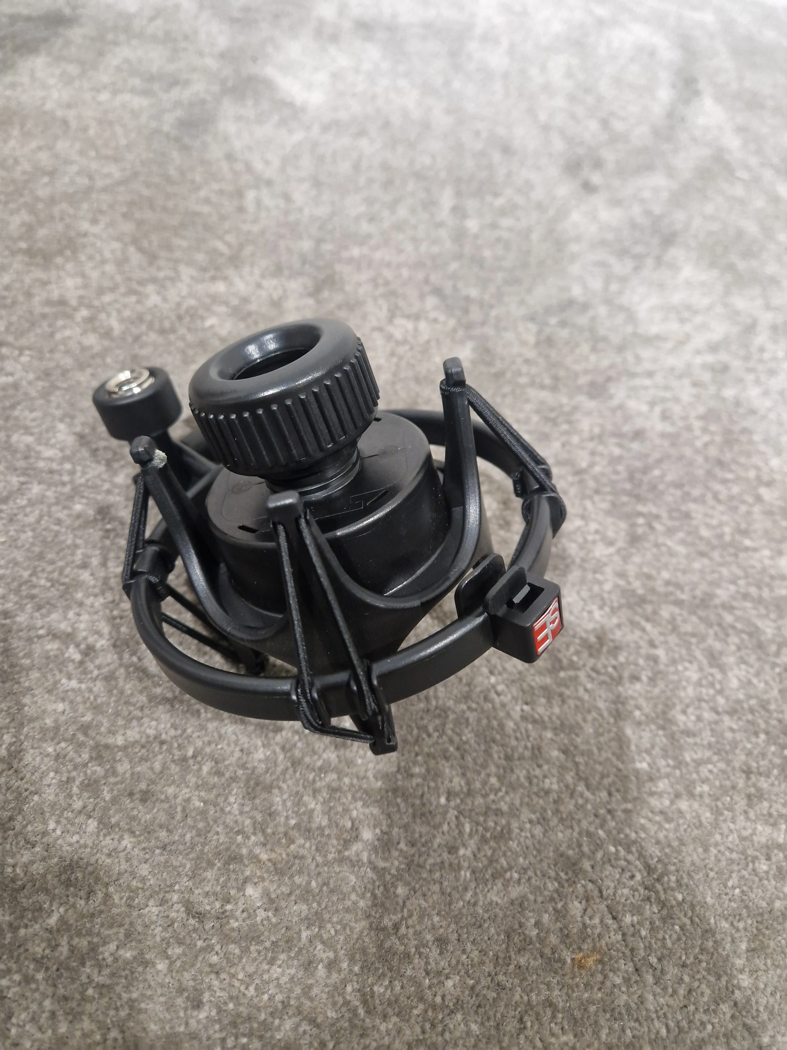 SE X1 S Vocal Pack - Studio Condenser Microphone - Excellent w/ Original Box & Shock mount - Image 16