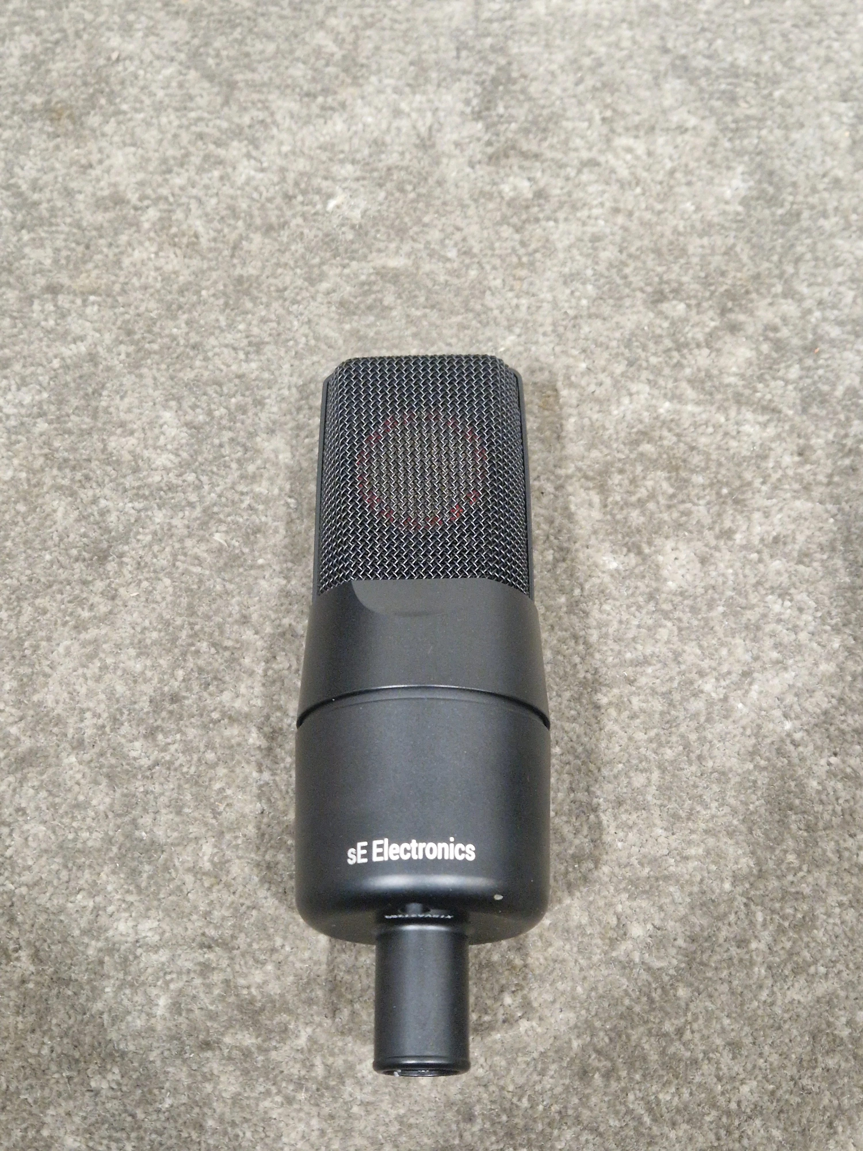 SE X1 S Vocal Pack - Studio Condenser Microphone - Excellent w/ Original Box & Shock mount - Image 18