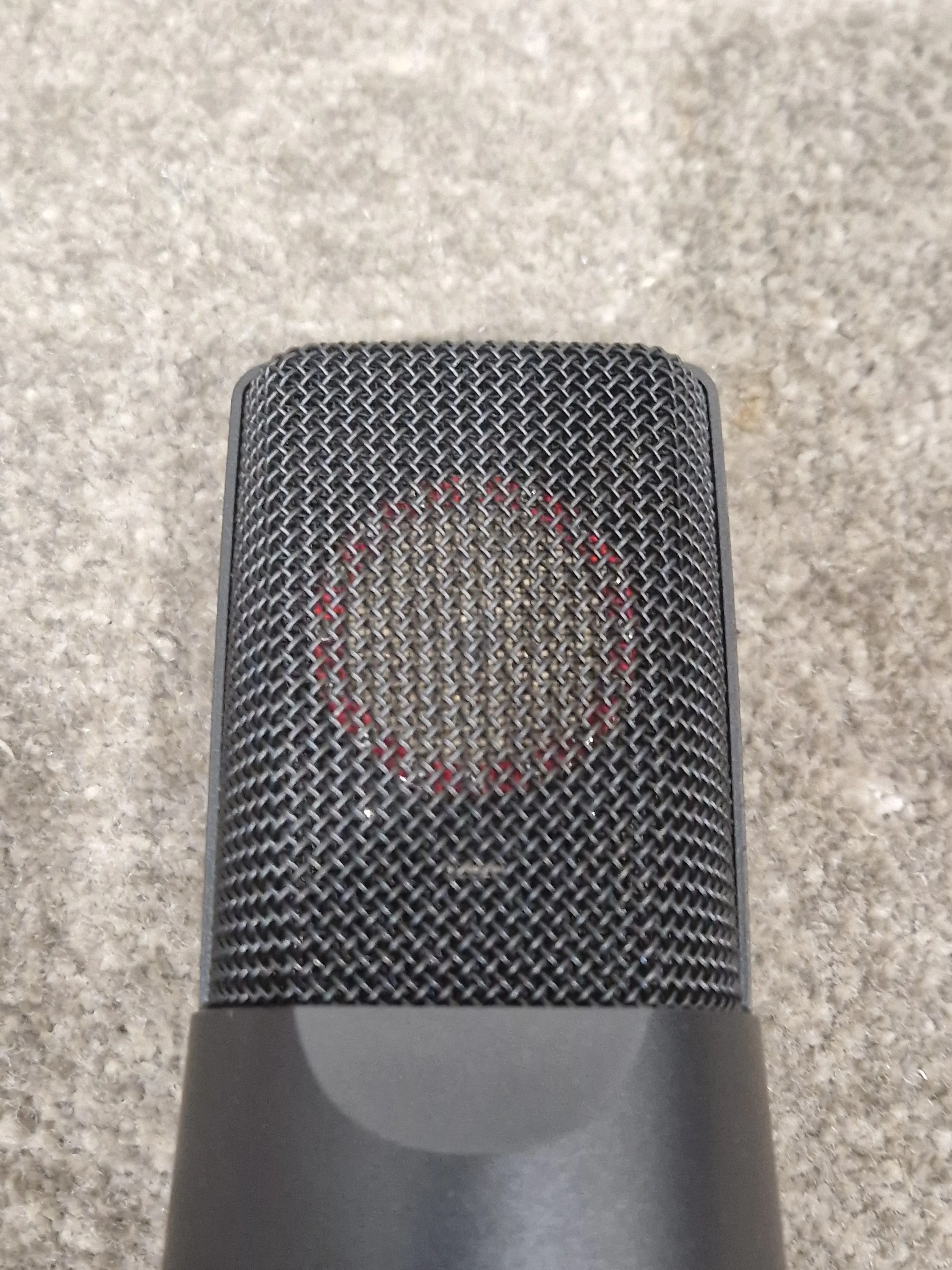 SE X1 S Vocal Pack - Studio Condenser Microphone - Excellent w/ Original Box & Shock mount - Image 2