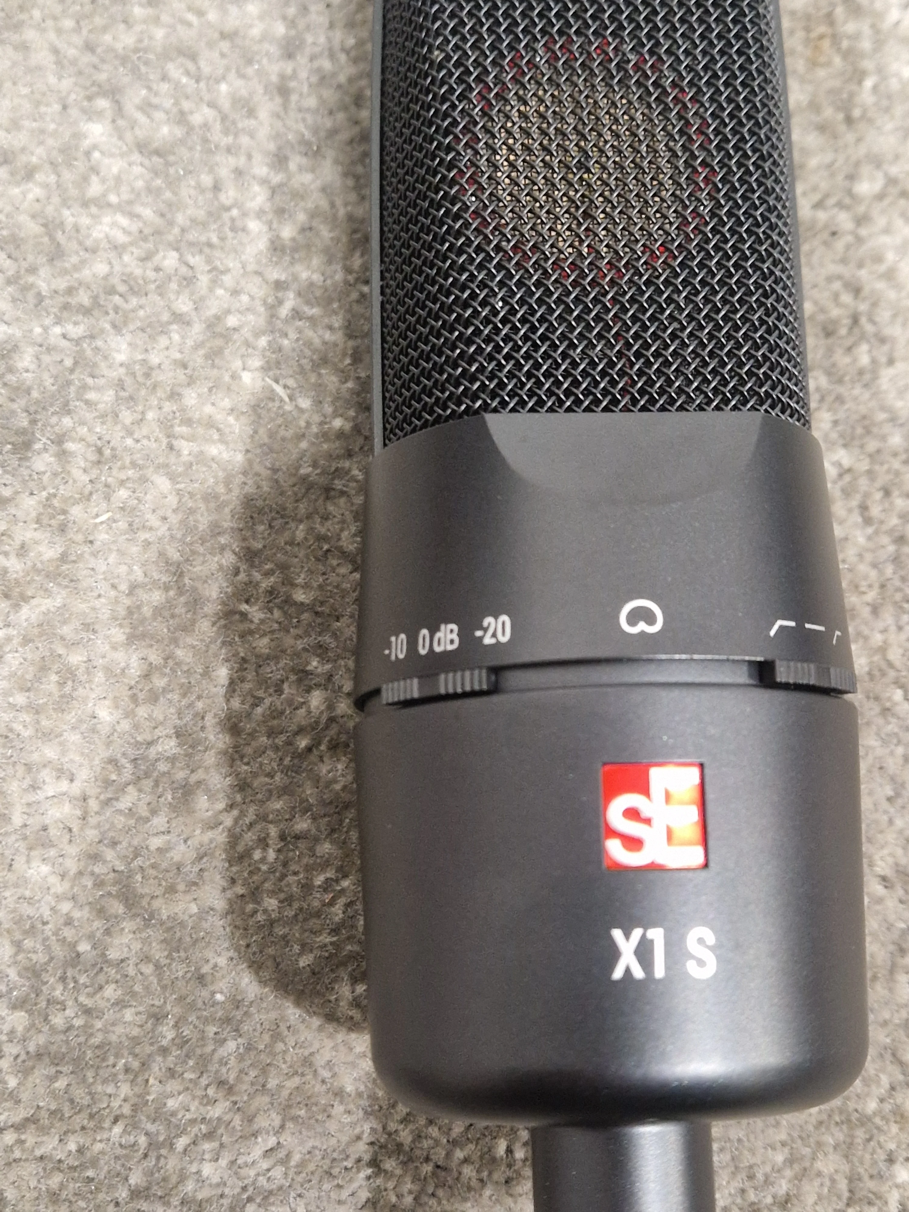 SE X1 S Vocal Pack - Studio Condenser Microphone - Excellent w/ Original Box & Shock mount - Image 7