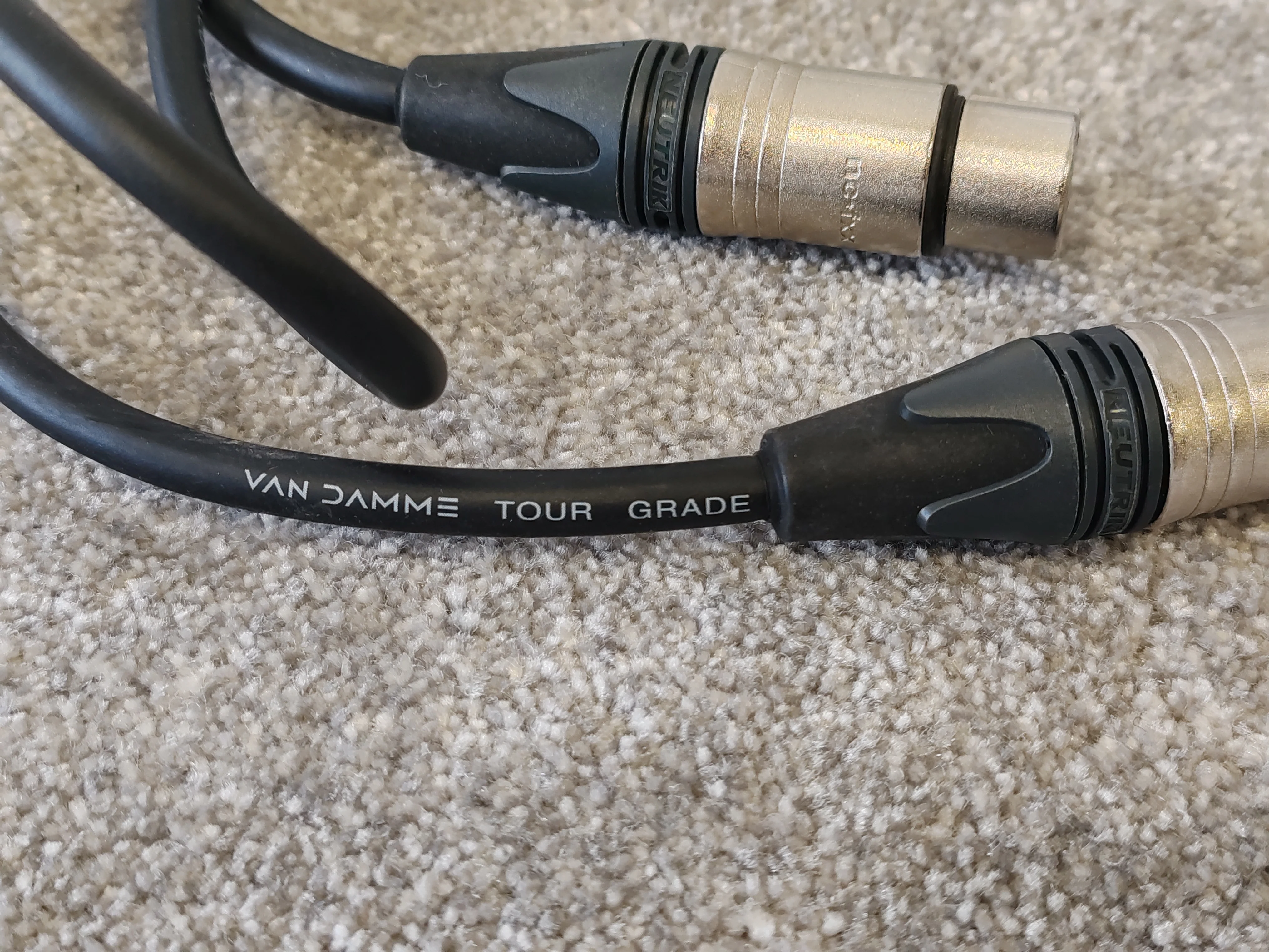 Selection of 6 XLR Cables, Brands including Van Damme, qtx, Lynx, Various Lengths and Colours - Image 5