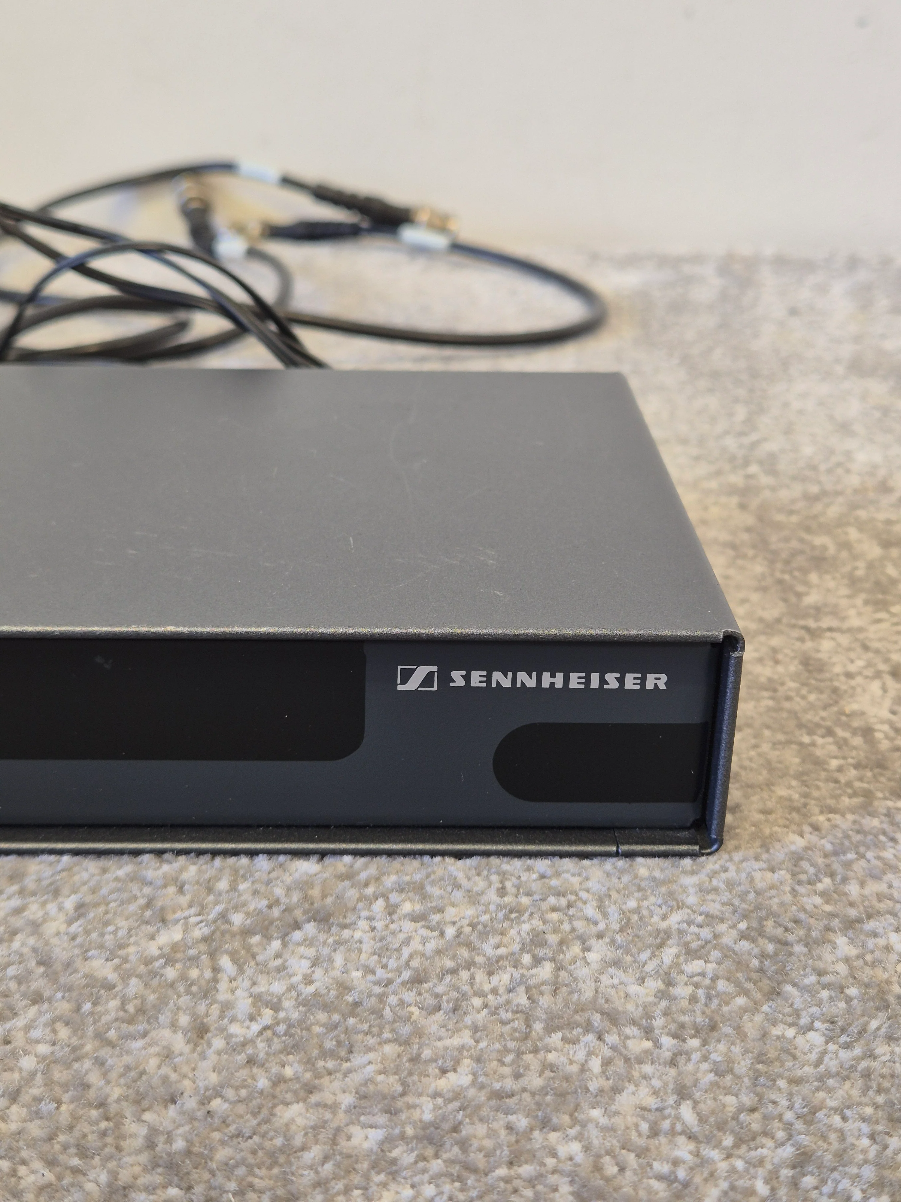 Sennheiser ASP 1 - Antenna Splitter - Good Condition w/ Various Cables - Image 3