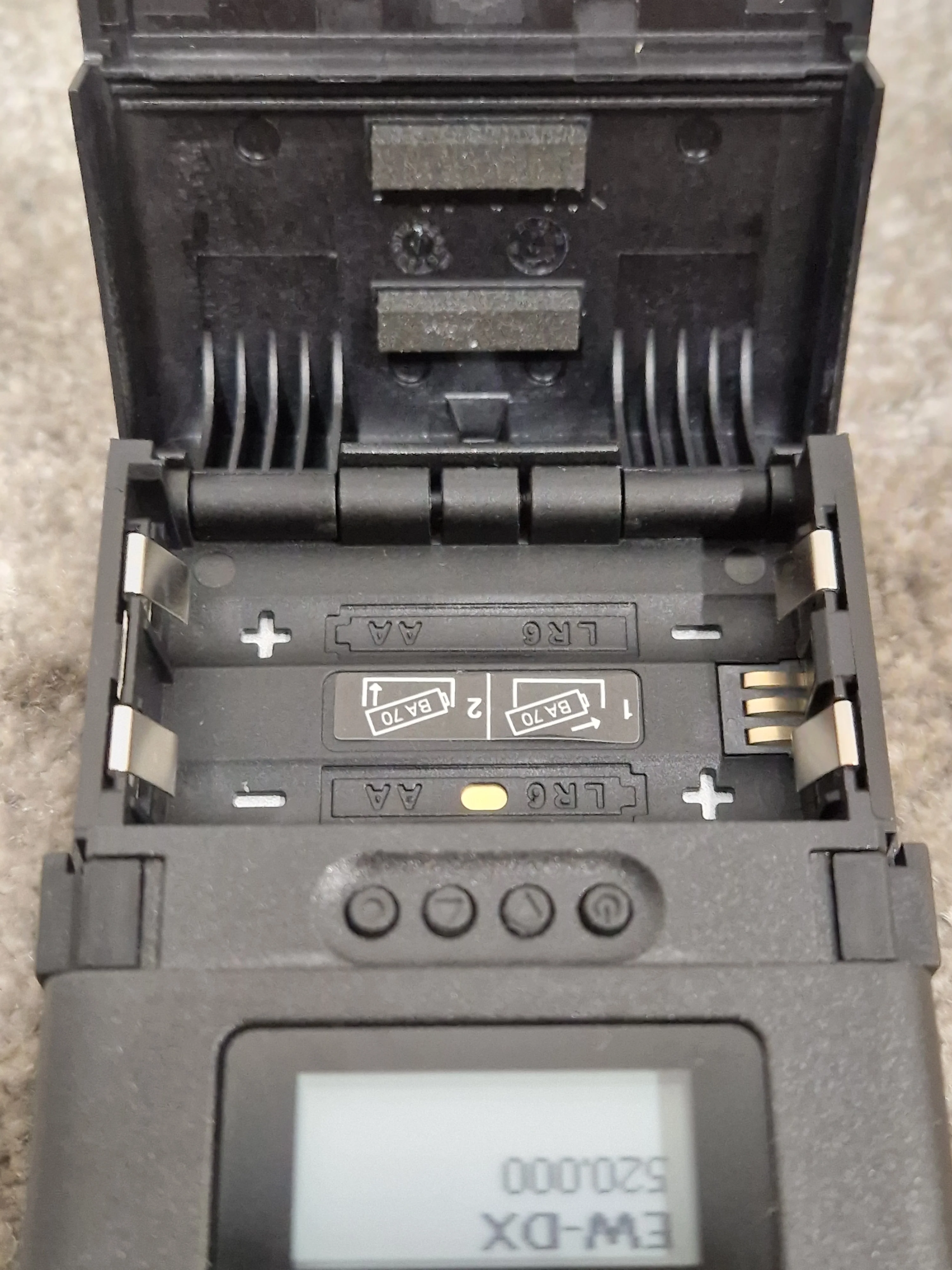 Sennheiser EW-DX SK 520.000 MHz- Bodypack Transmitter - Black - Excellent - Image 3