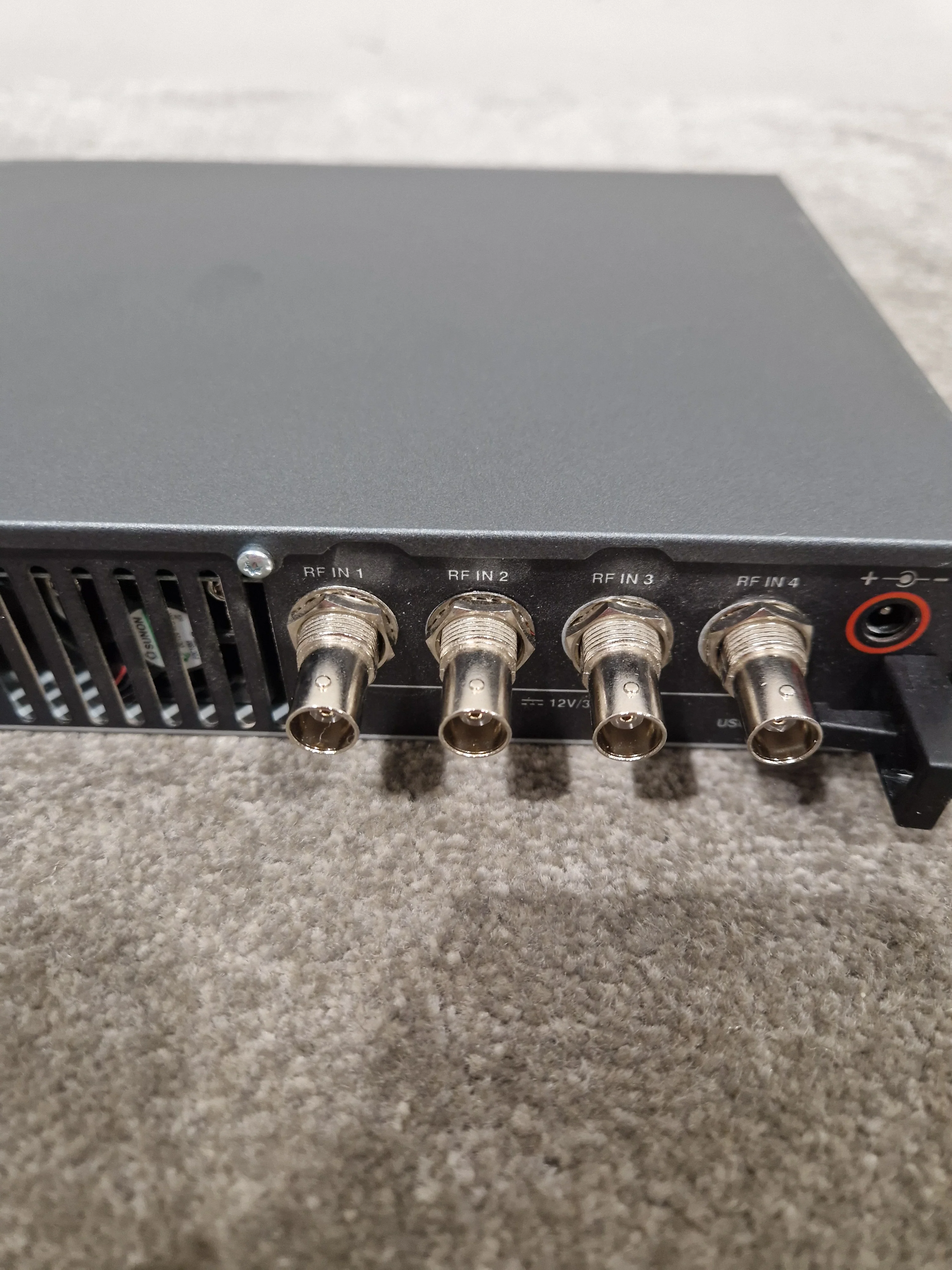 Sennheiser eW IEM G3 - AC3 Combiner Unit - Excellent - Image 13