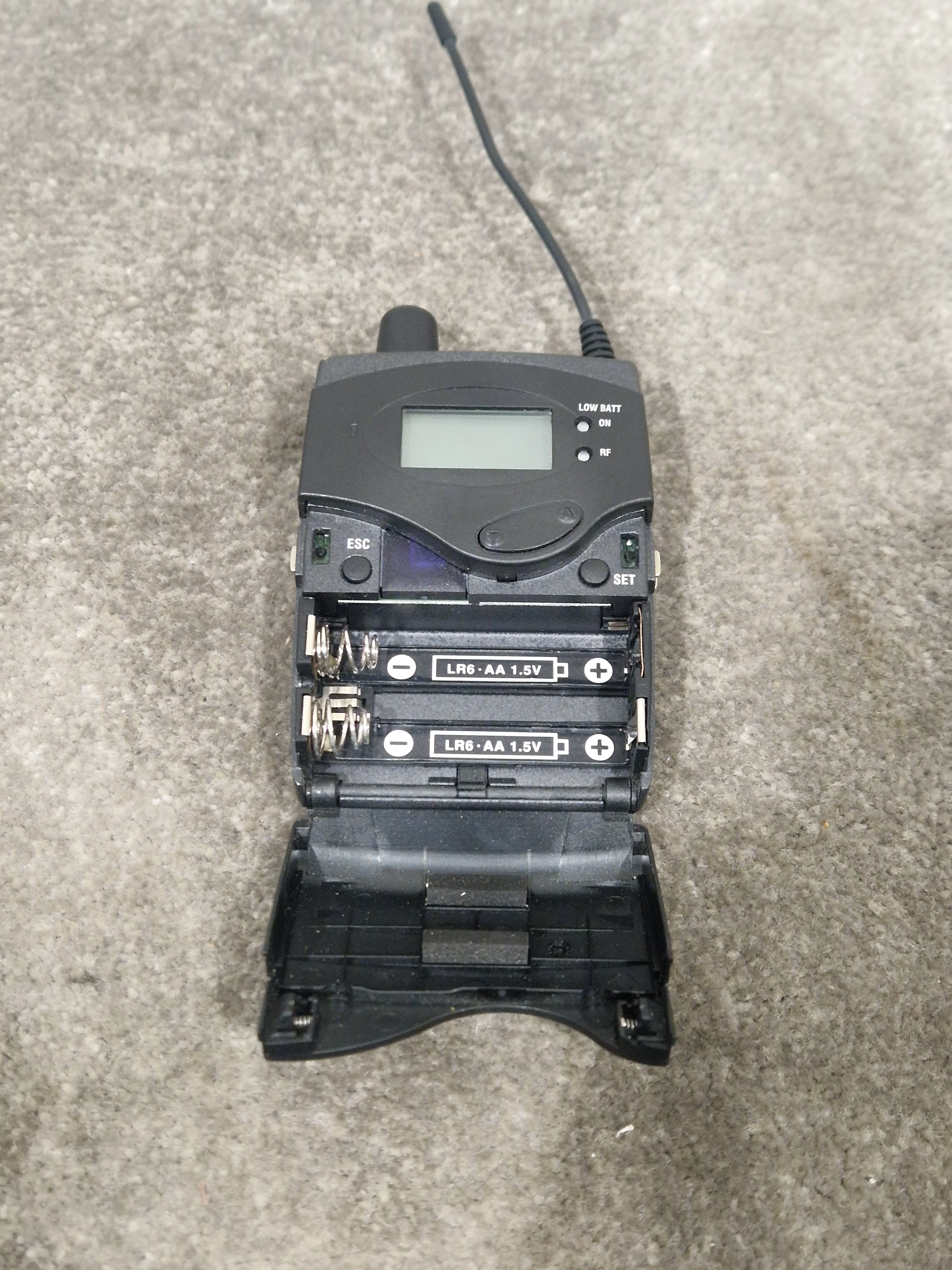Sennheiser eW IEM G3 Transmitter And Receiver System – Wireless Microphone System - Excellent w/ Power Supply - Image 9