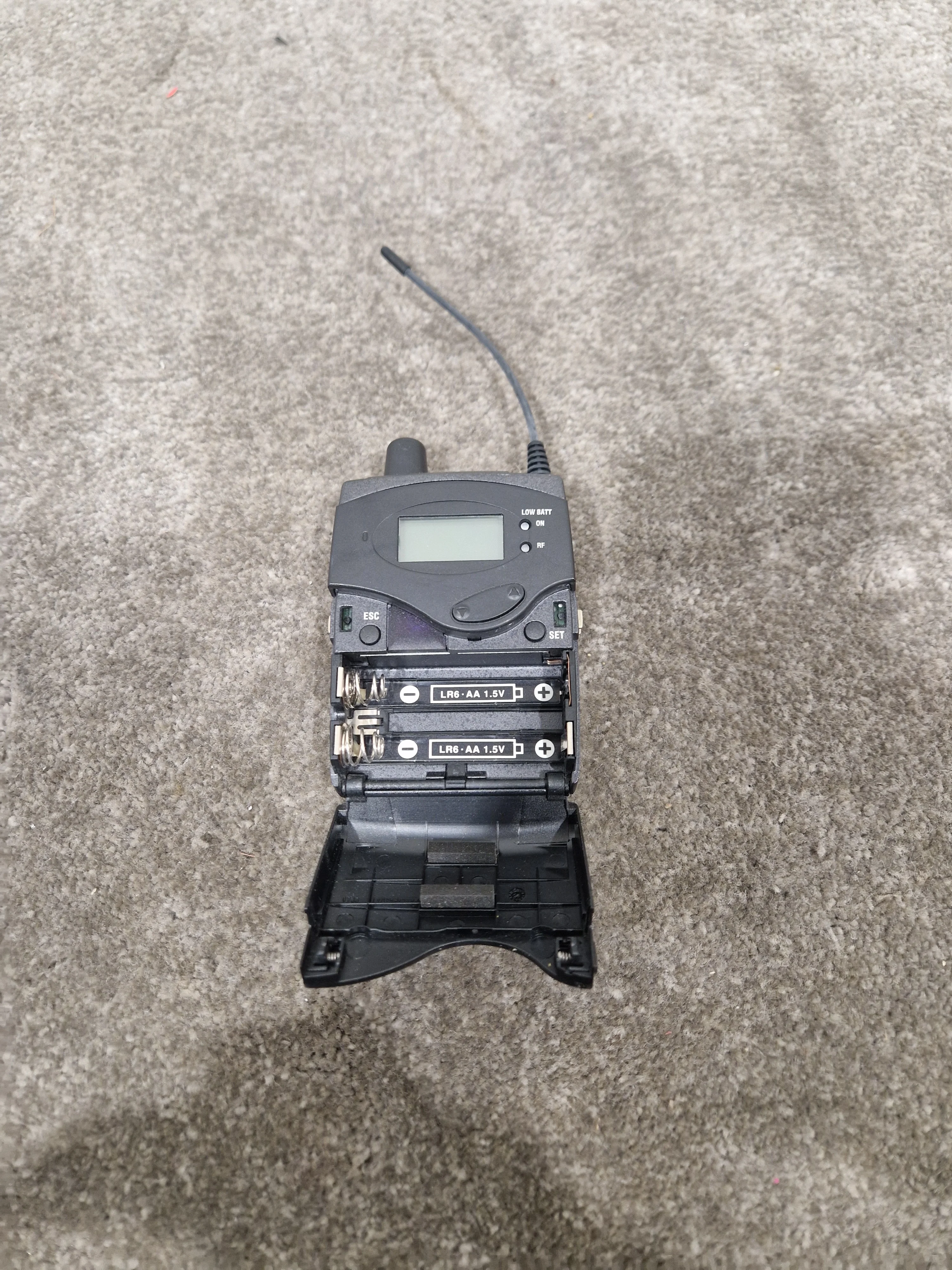 Sennheiser eW IEM G3 Transmitter And Receiver System – Wireless Microphone System - Good w/ Power Supply - Image 9