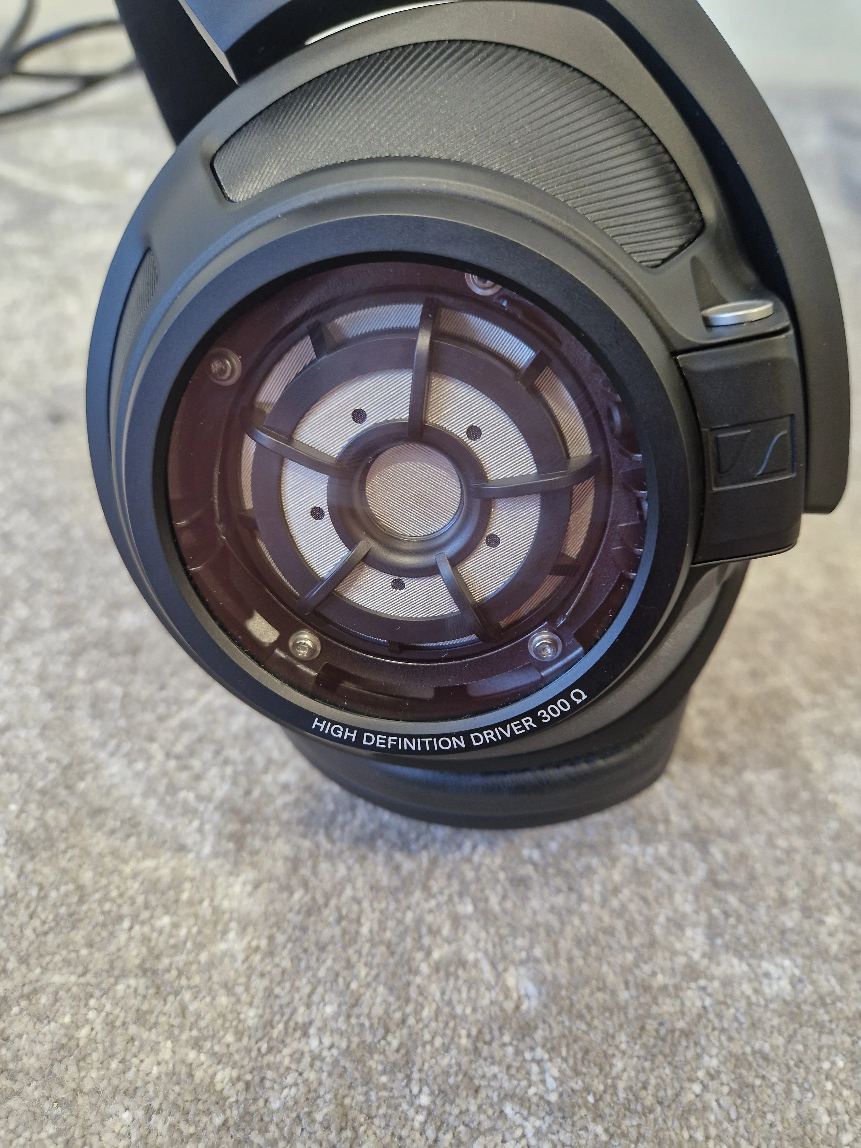 Sennheiser HD820 – High-End Closed-Back Headphones – Excellent w/ Original Box - Image 11