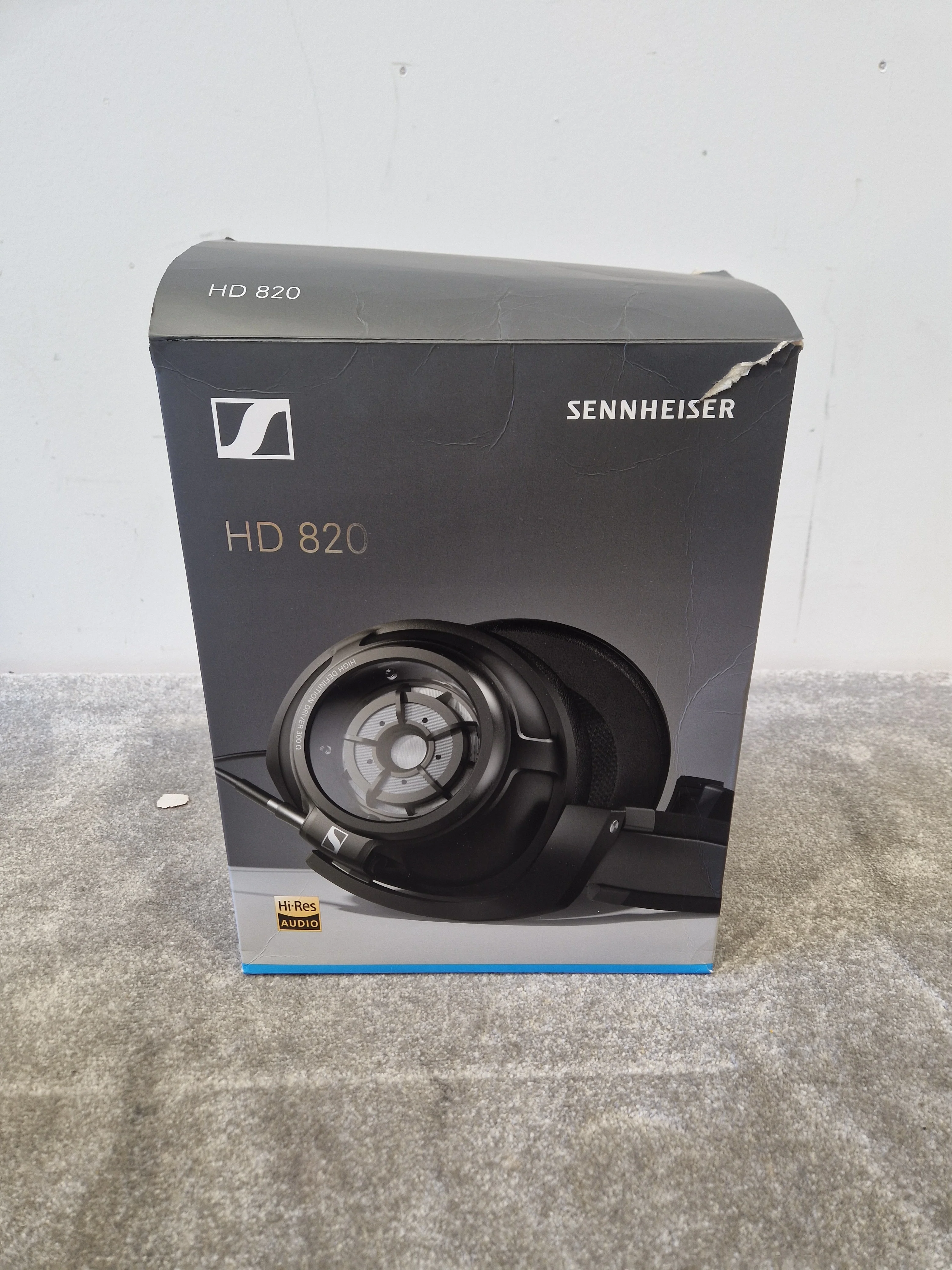 Sennheiser HD820 – High-End Closed-Back Headphones – Excellent w/ Original Box - Image 3