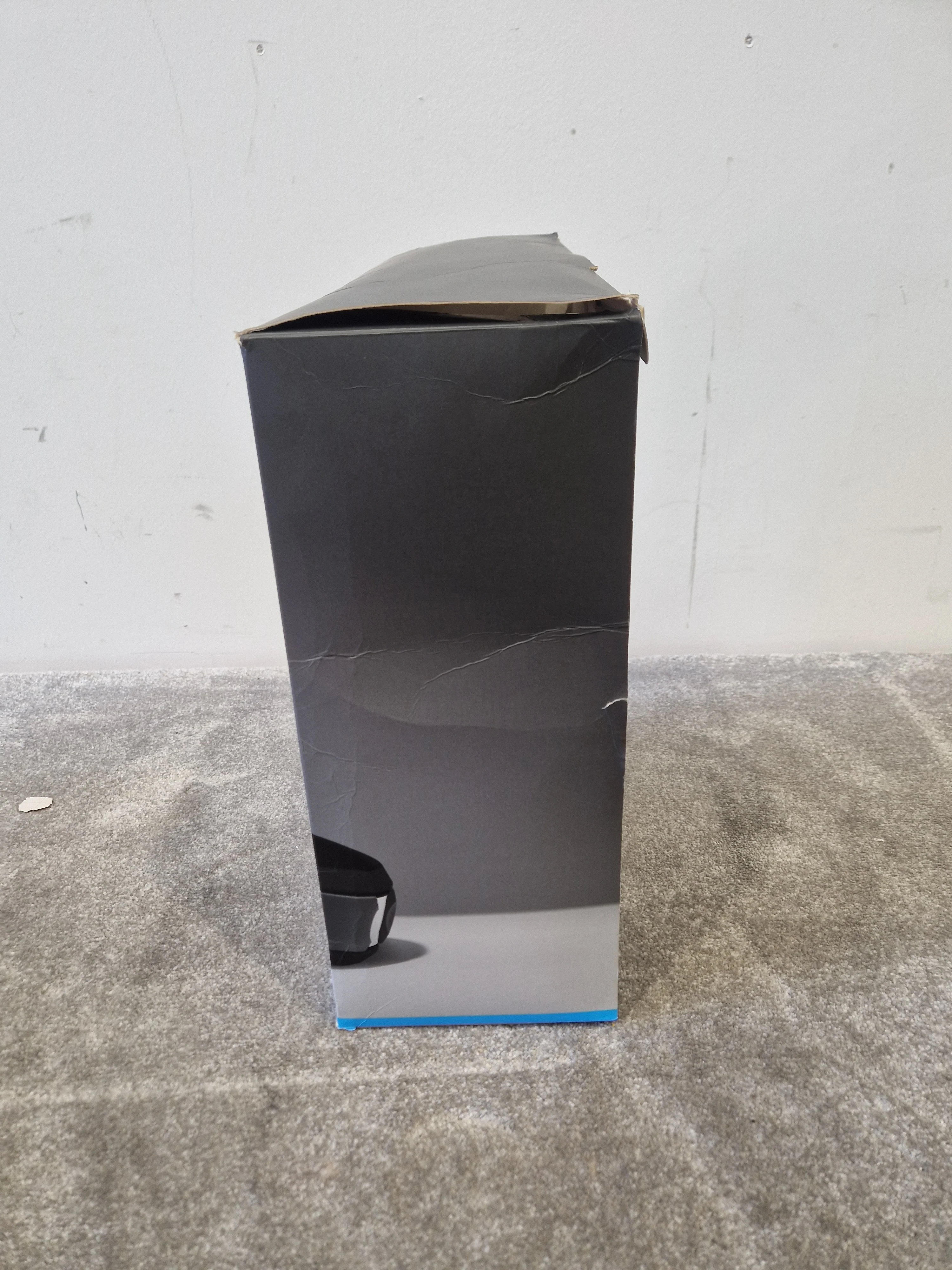 Sennheiser HD820 – High-End Closed-Back Headphones – Excellent w/ Original Box - Image 4