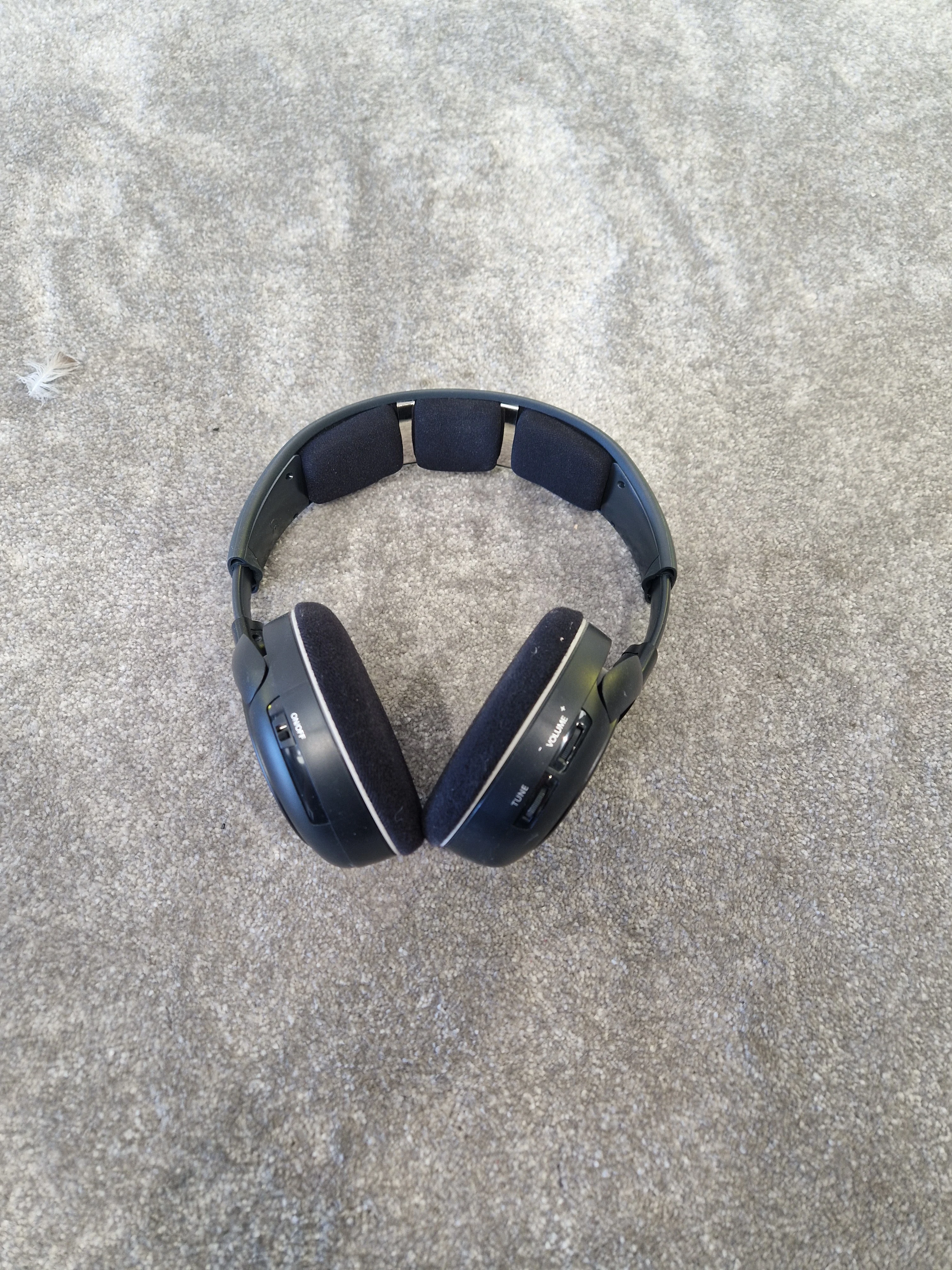 Sennheiser HDR 120 Wireless TV Headphones w/ RS 120 System - Open-Back Design - Very good - Image 3