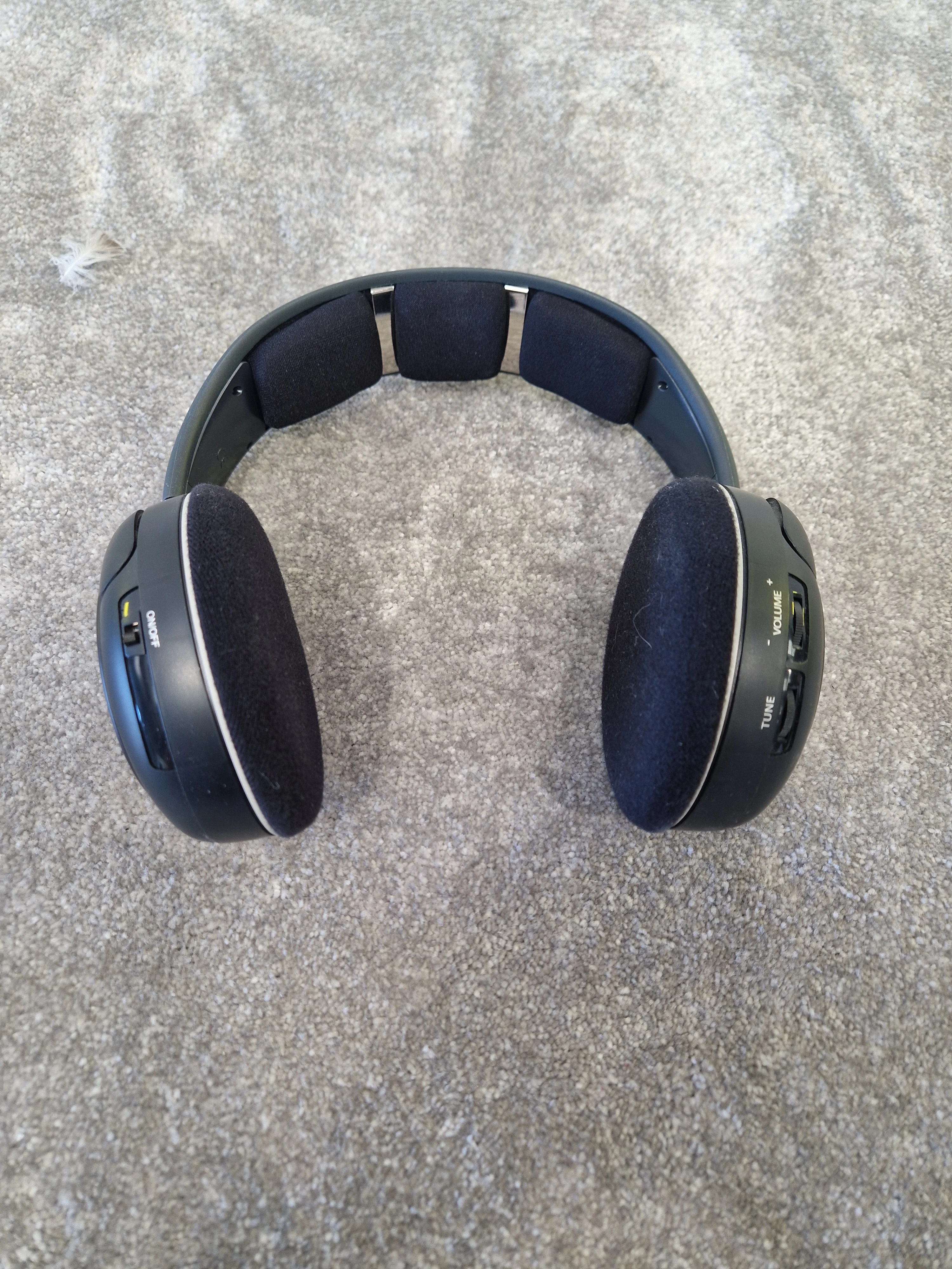 Sennheiser HDR 120 Wireless TV Headphones w/ RS 120 System - Open-Back Design - Very good - Image 4