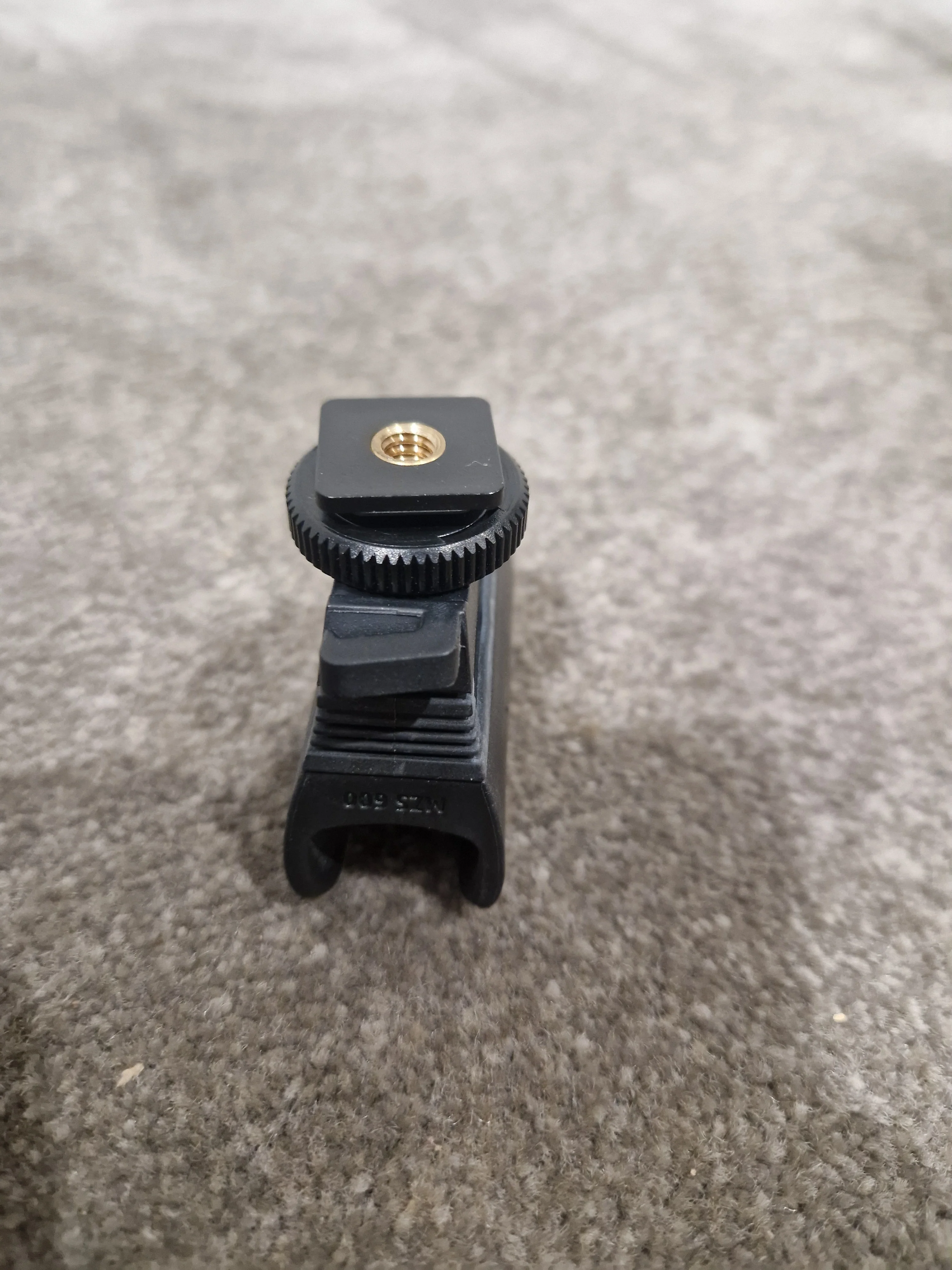 Sennheiser MKE 600 Mic Holder – Mic Holder - Excellent - Image 7