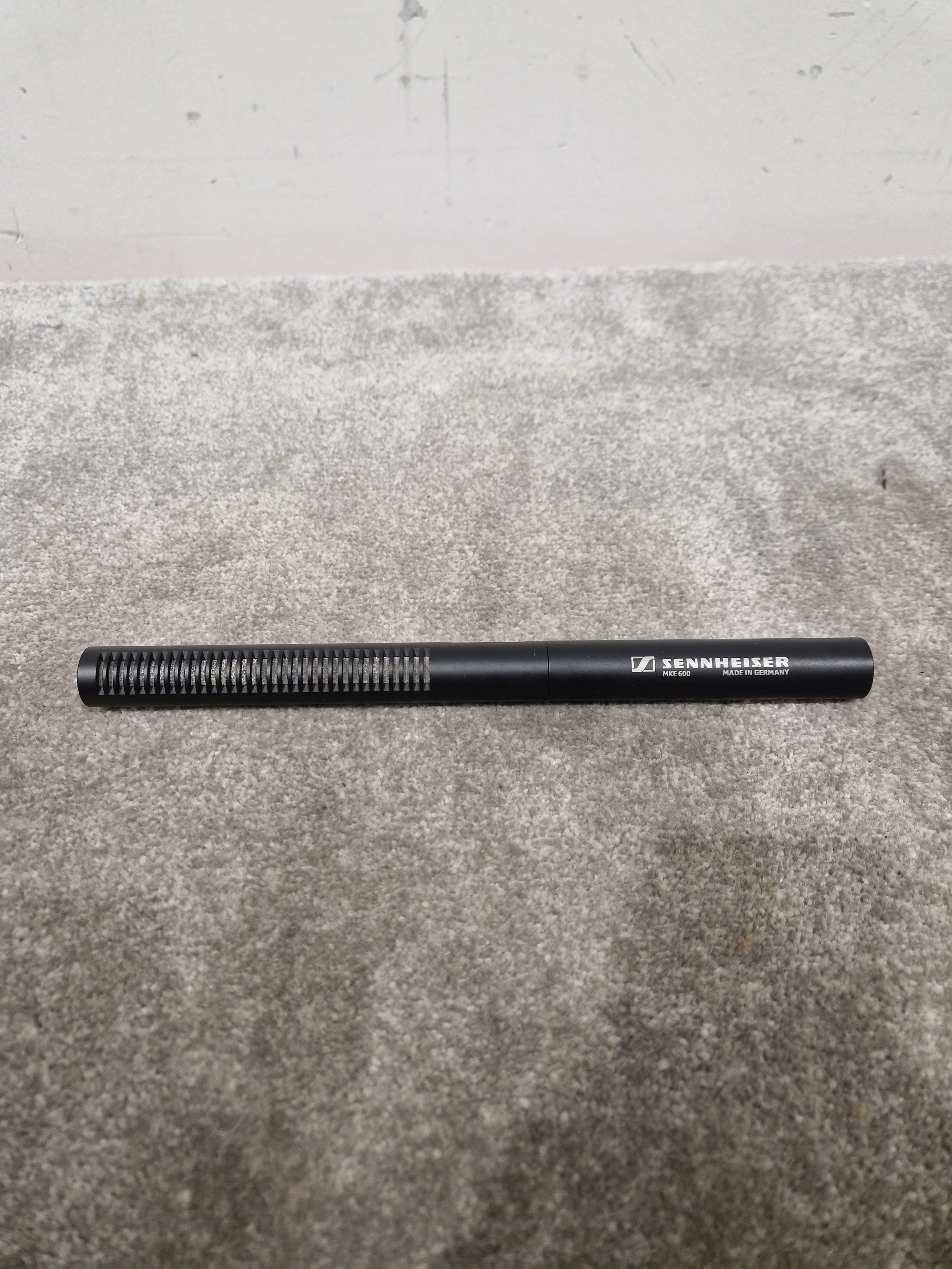 Sennheiser MKE 600 - Shotgun Microphone - Excellent w/ Mic Cover - Image 4