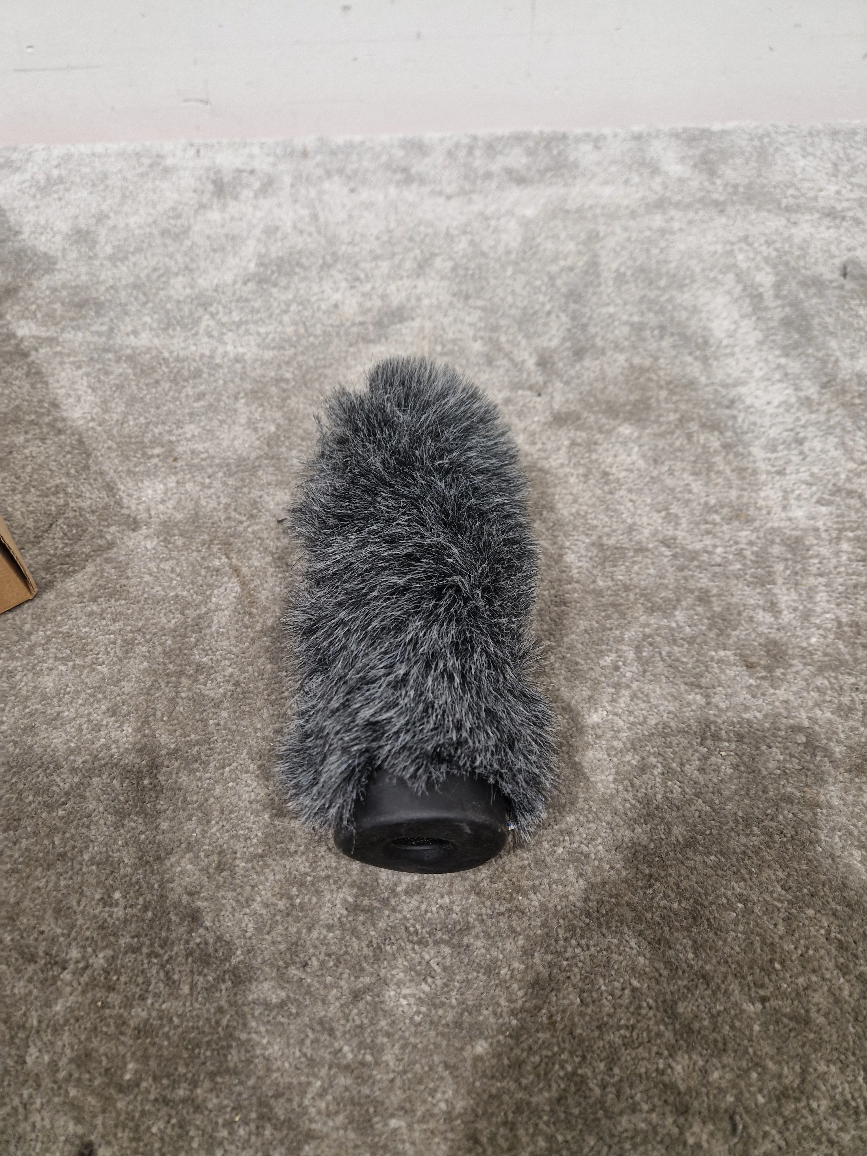 Sennheiser MKE 600 - Shotgun Microphone - Excellent w/ Mic Cover - Image 7