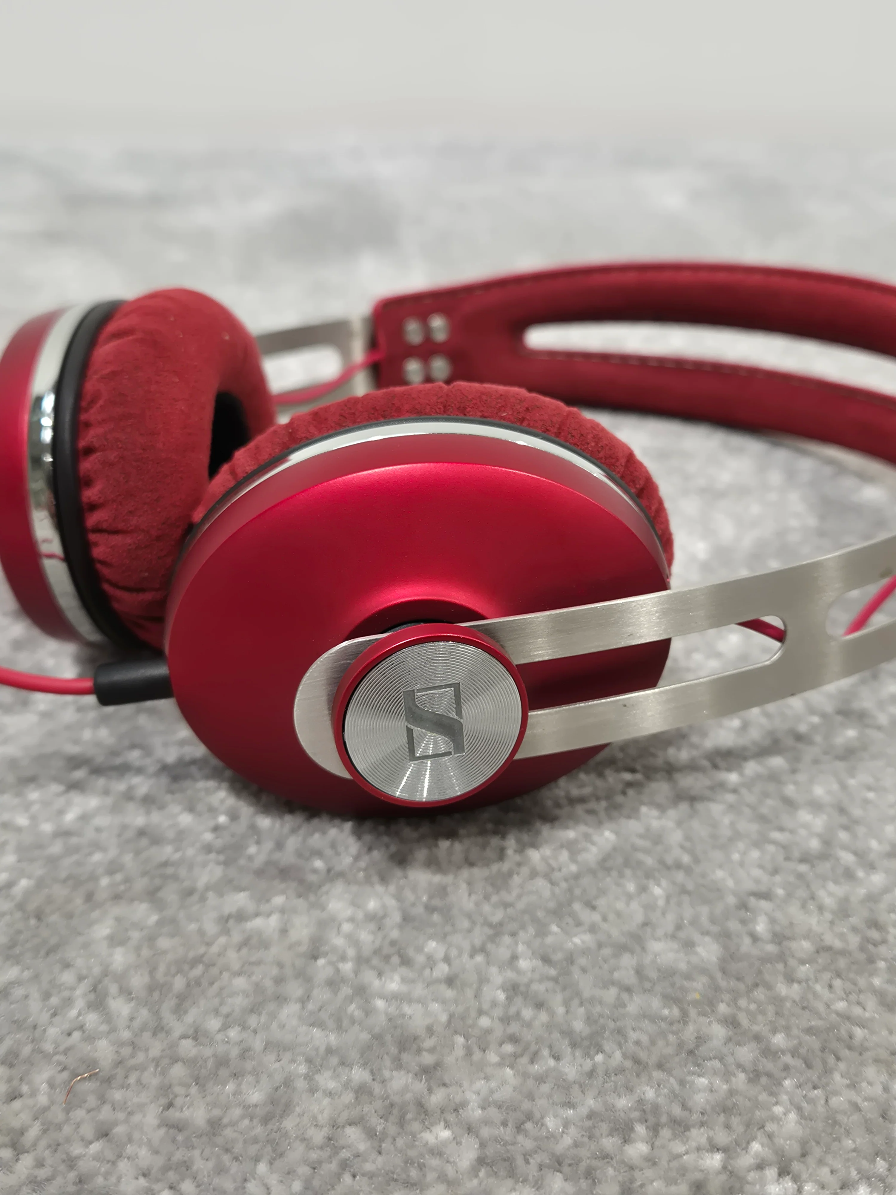 Sennheiser Momentum - On-Ear Headphones w/ Soft Case - Excellent - Image 5