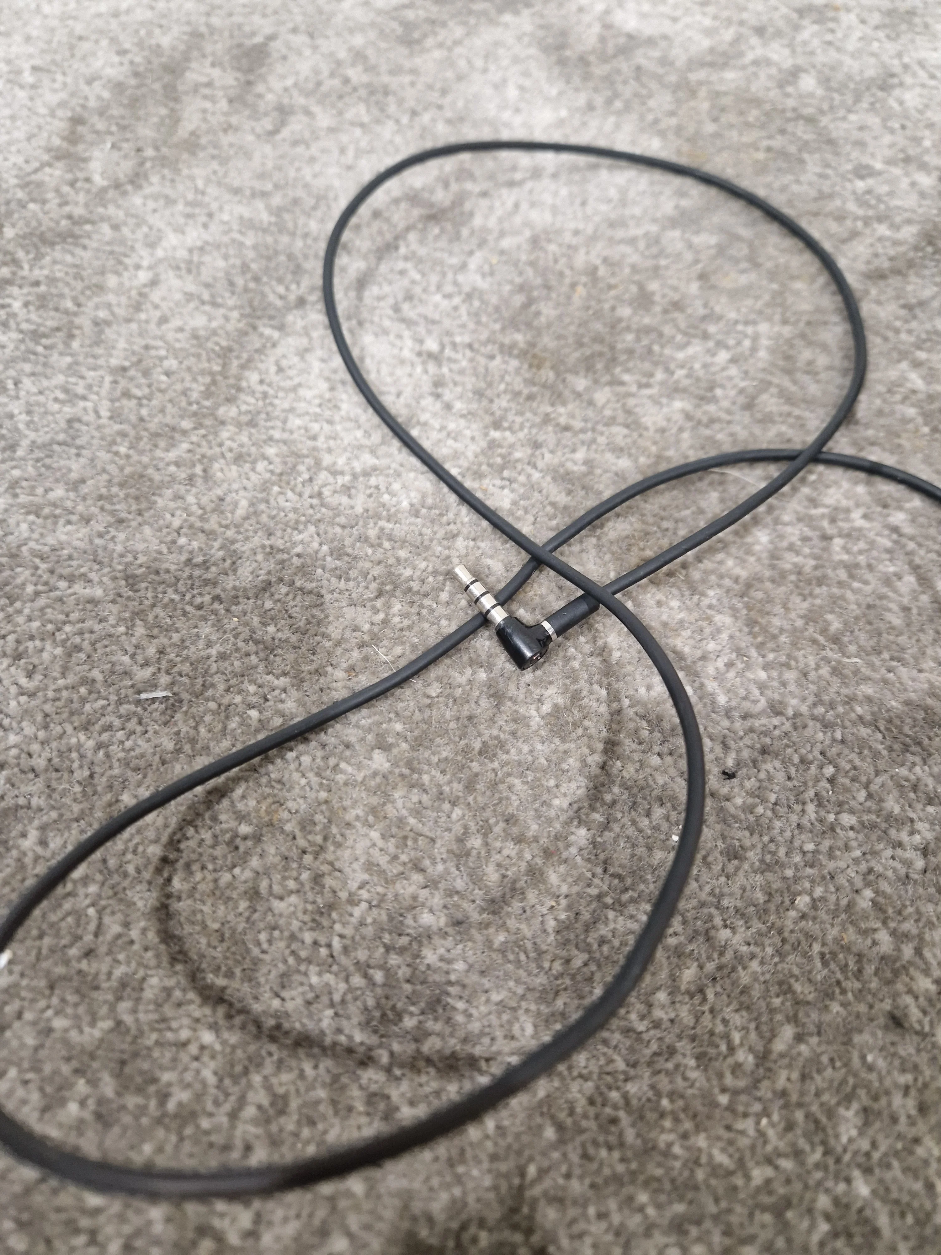 Sennheiser Momentum ON-EAR - IVORY/BLACK Headphones - Premium Sound - Excellent - Image 9