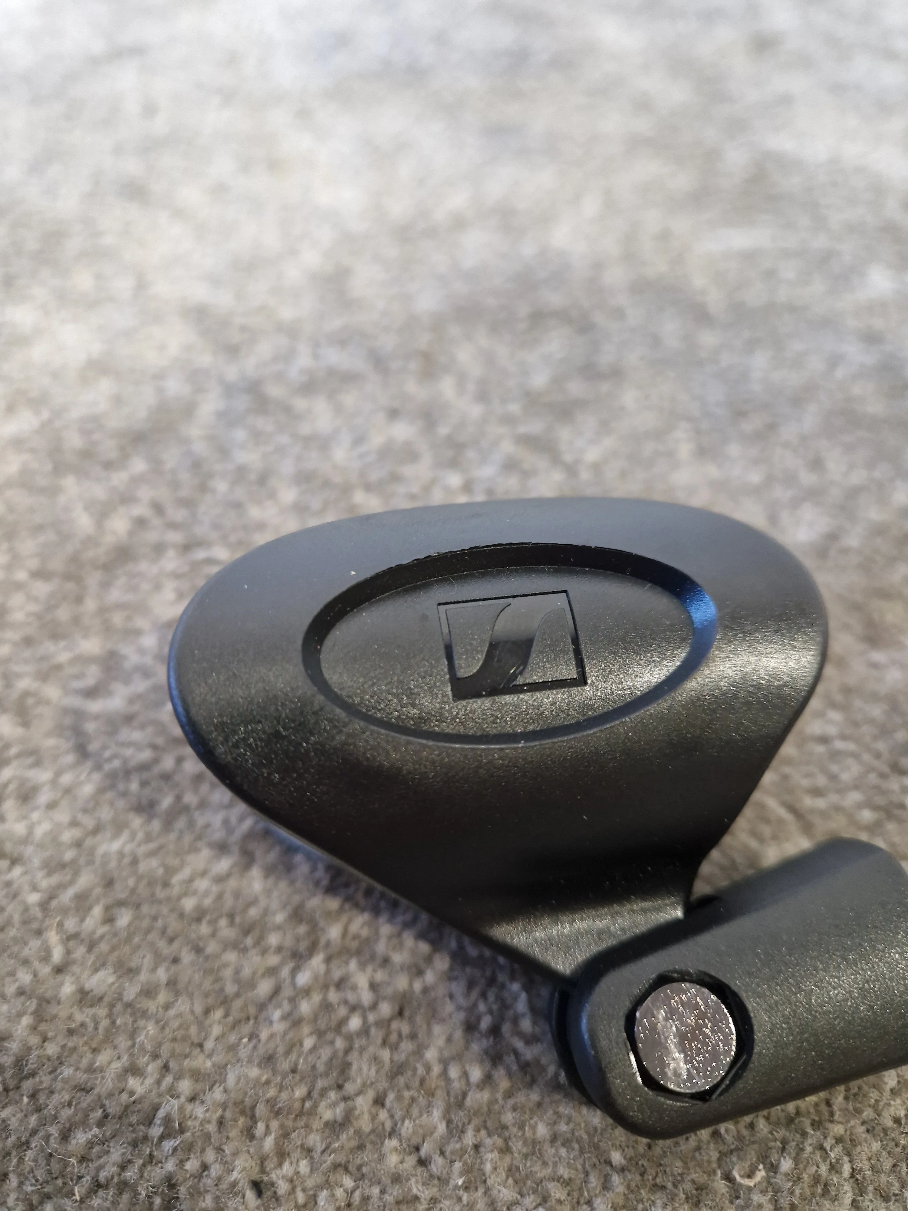 Sennheiser MZQ Mic Holder - Black – Mic Holder - Excellent - Image 3