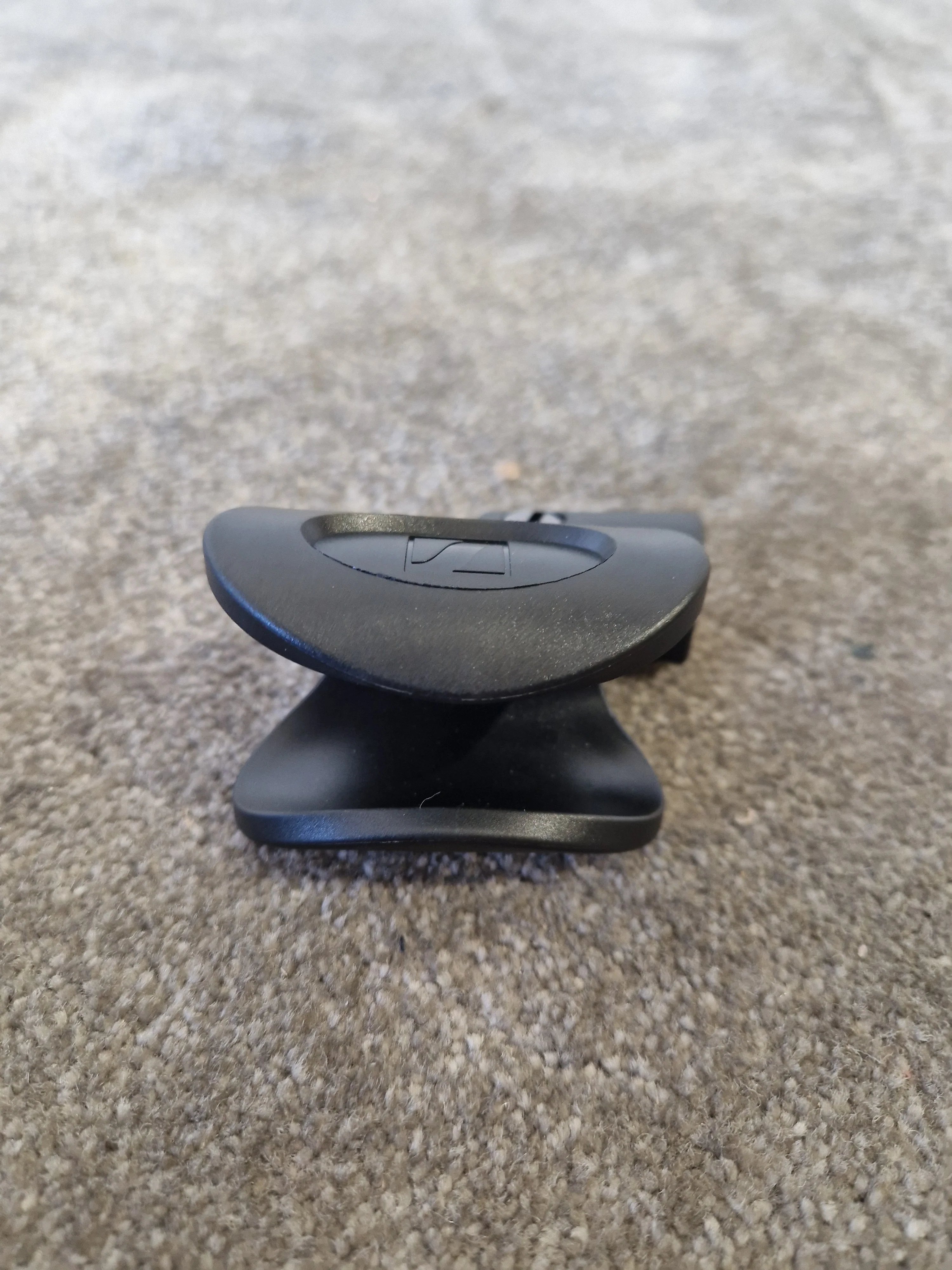 Sennheiser MZQ Mic Holder - Black – Mic Holder - Excellent - Image 4