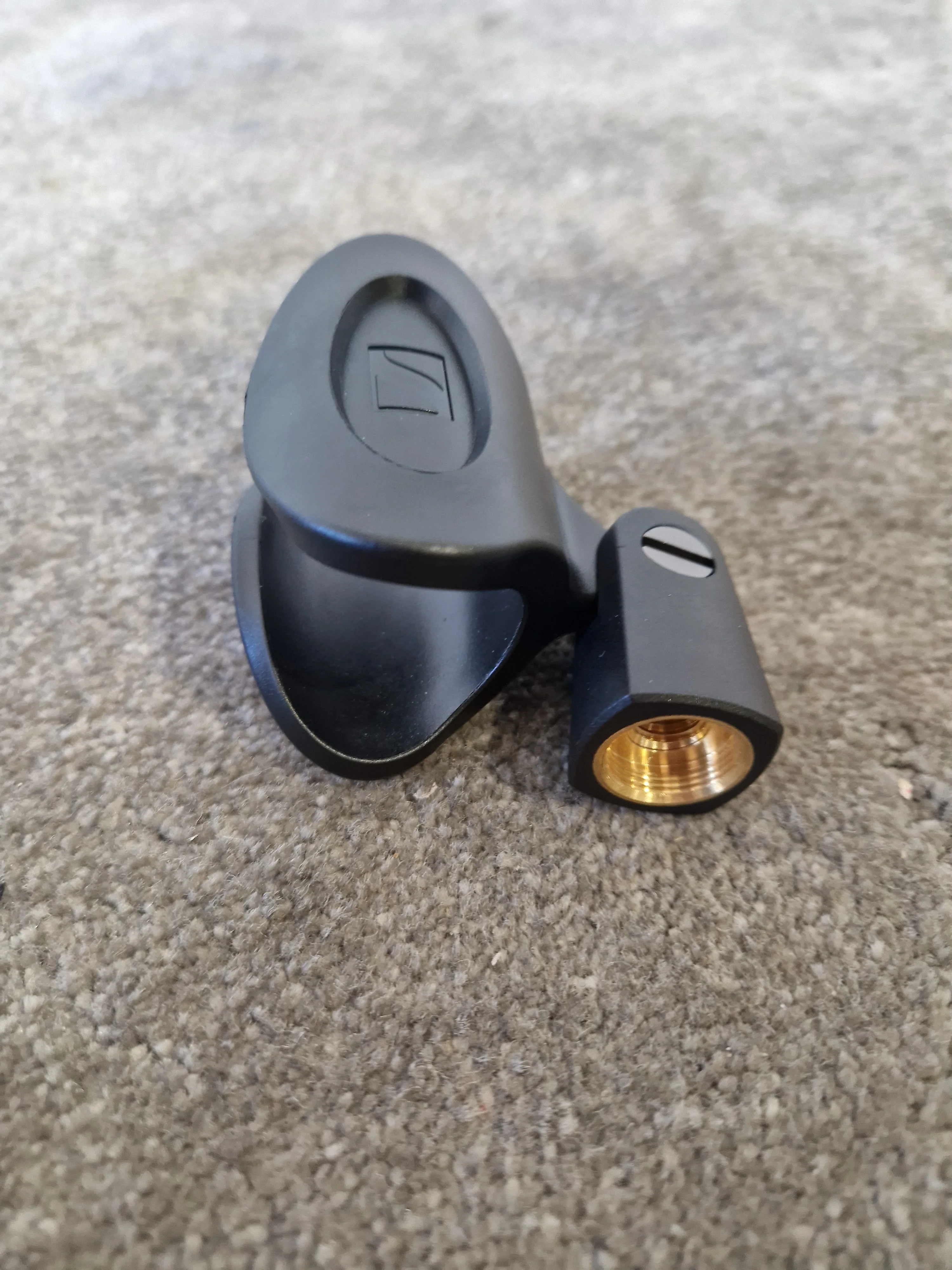 Sennheiser MZQ Mic Holder - Black – Mic Holder - Excellent - Image 5