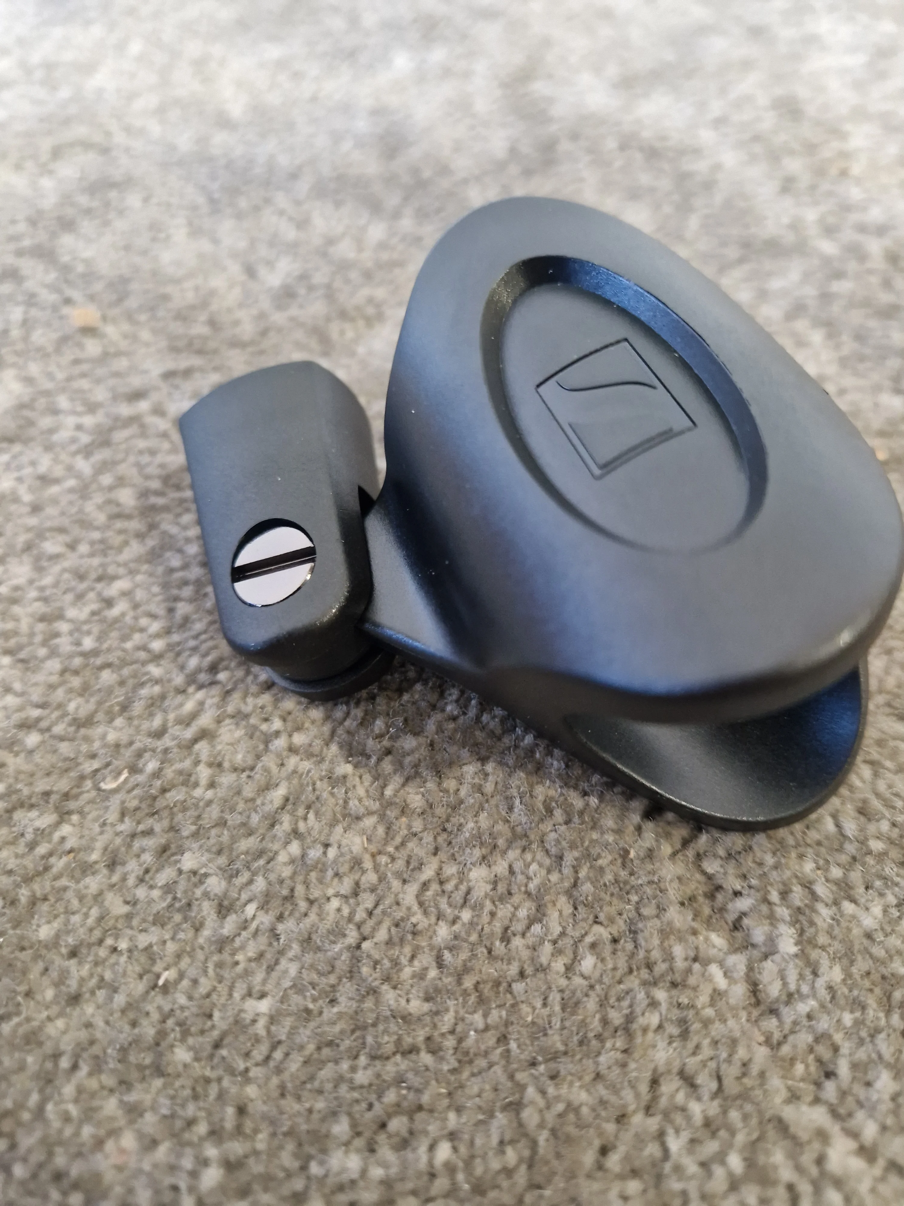 Sennheiser MZQ Mic Holder - Black – Mic Holder - Excellent - Image 6