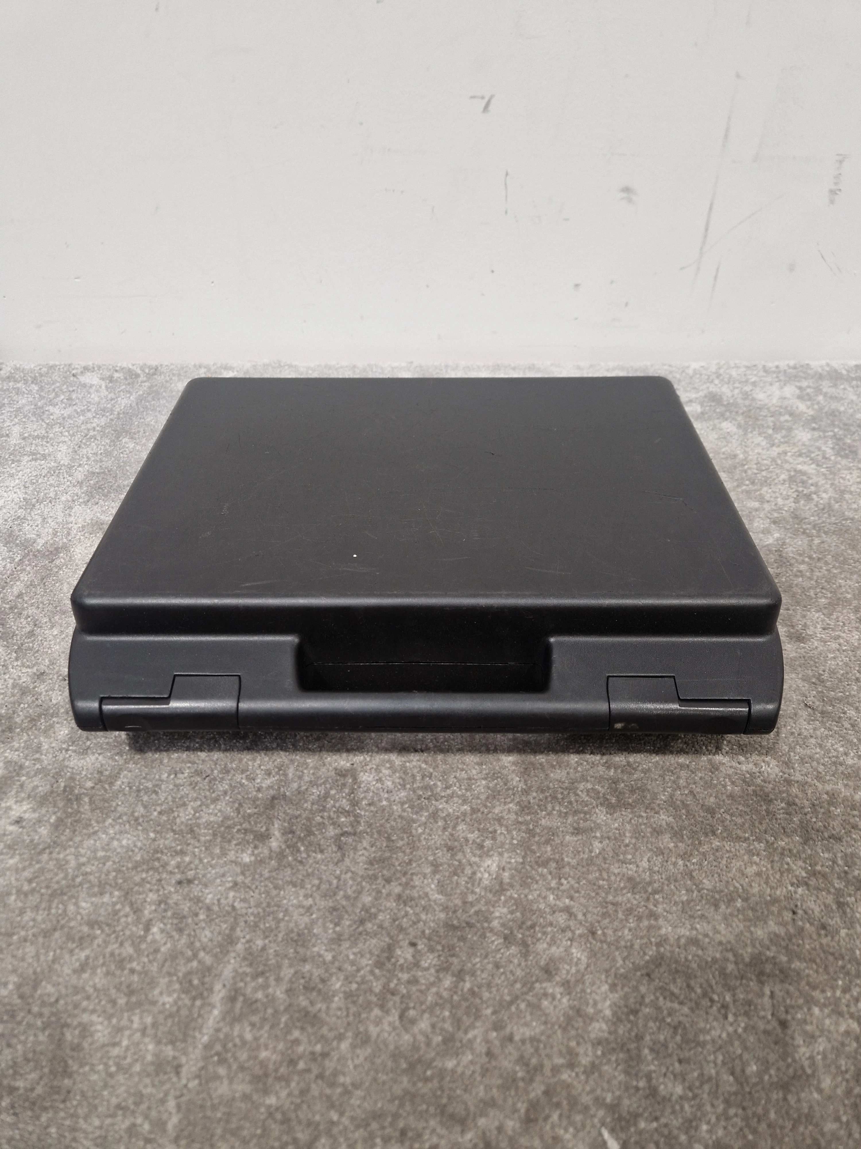 Sennheiser EM1031-V True Diversity Receiver - Professional Audio, True Diversity Technology - Excellent w/ Power Supply & Hard Case & Sennheiser Mic Transmitter - Image 3