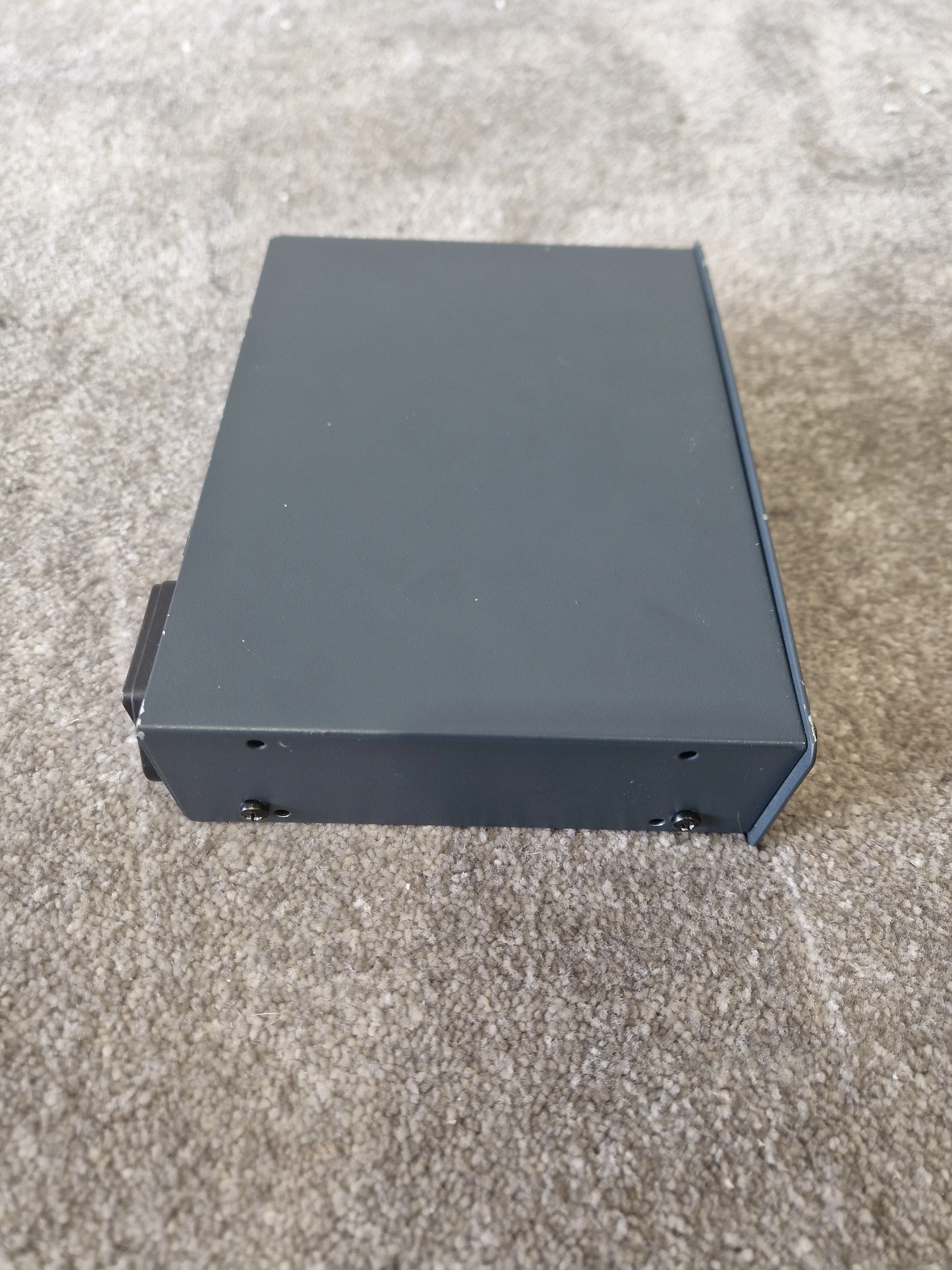 Kramer VA-50P 12V DC Rackmount Power Distributor – Spares or Repair – 6-Port AV Supply Unit - Image 3