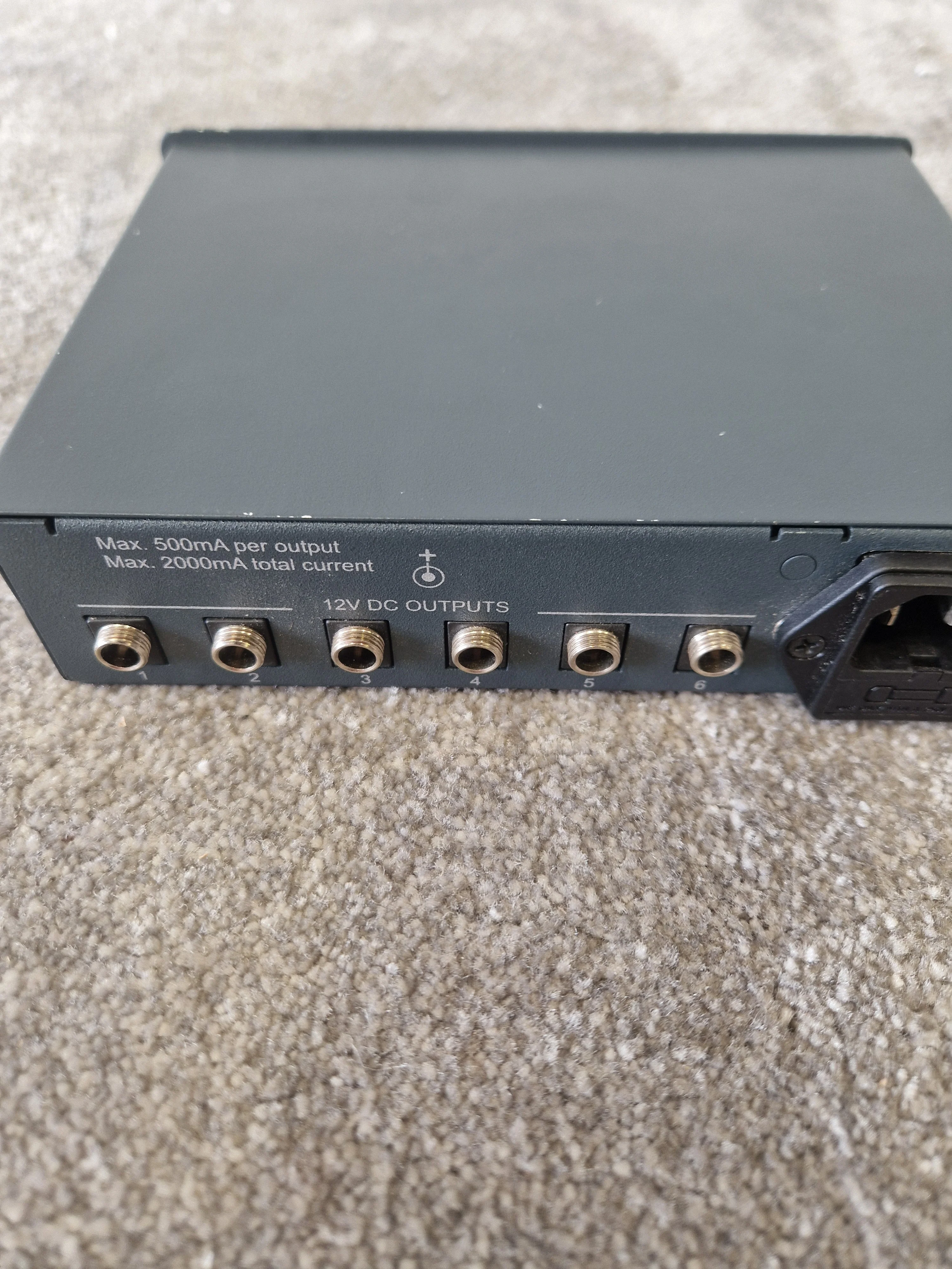 Kramer VA-50P 12V DC Rackmount Power Distributor – Spares or Repair – 6-Port AV Supply Unit - Image 6