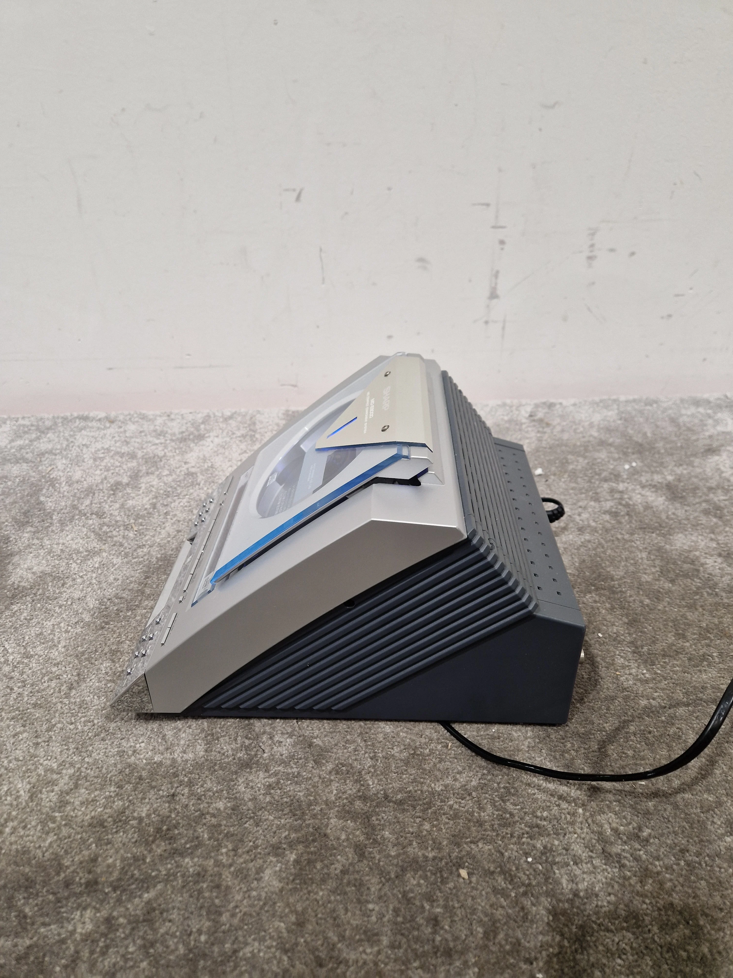 Sharp MD-E9000 Compact Component MiniDisc/CD System - Silver - Main Unit Only – MiniDisc System - Spares or Repair - Image 3