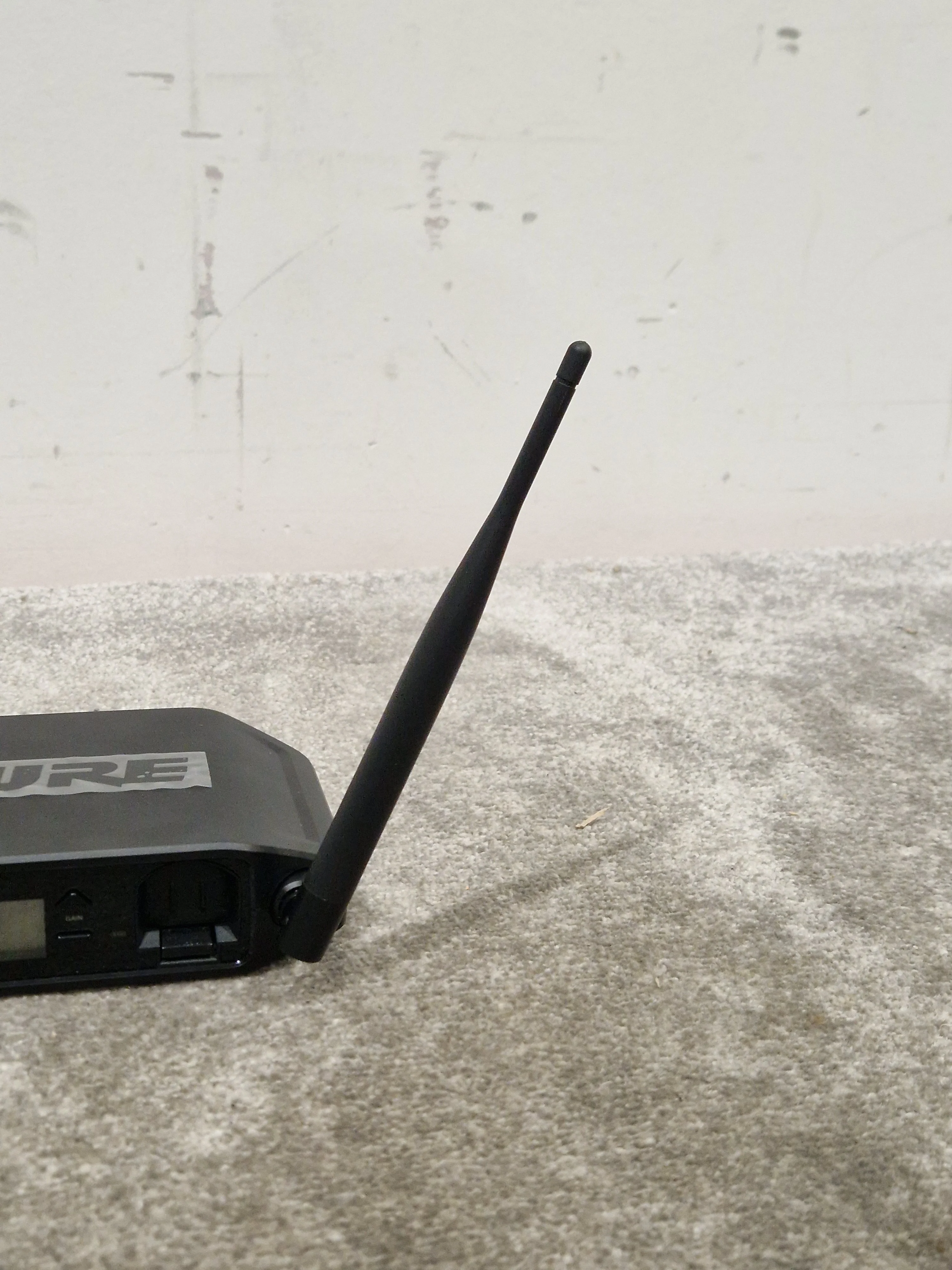 Shure GLXD24+/Beta58A - Wireless Microphone System - Like New w/ Power Supply  & Soft Case - Image 20