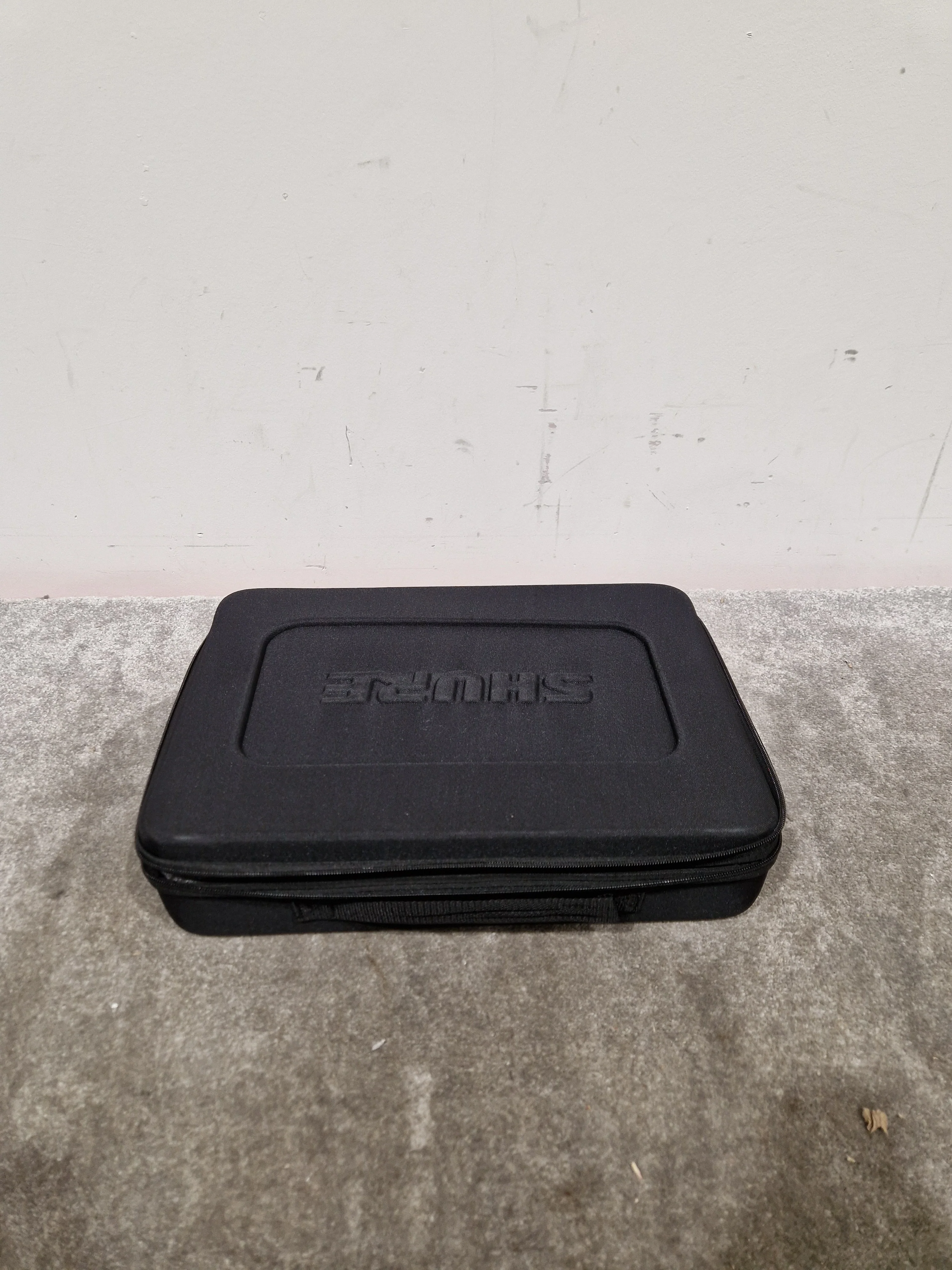 Shure GLXD24+/Beta58A - Wireless Microphone System - Like New w/ Power Supply  & Soft Case - Image 7