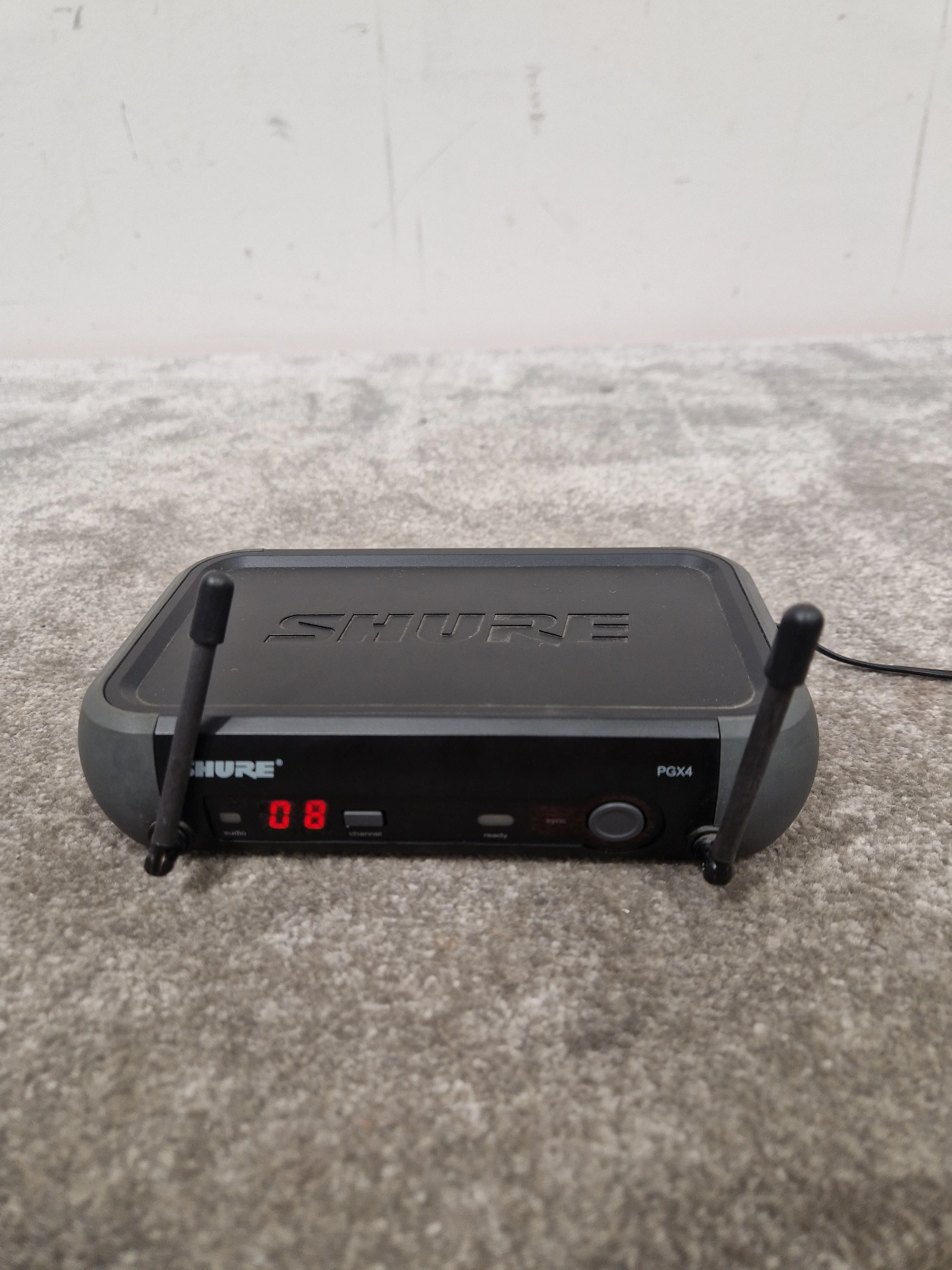 Shure Pgx4 Wireless Receiver - UHF Frequency, Diversity Operation - Excellent w/ Power Supply - Image 4