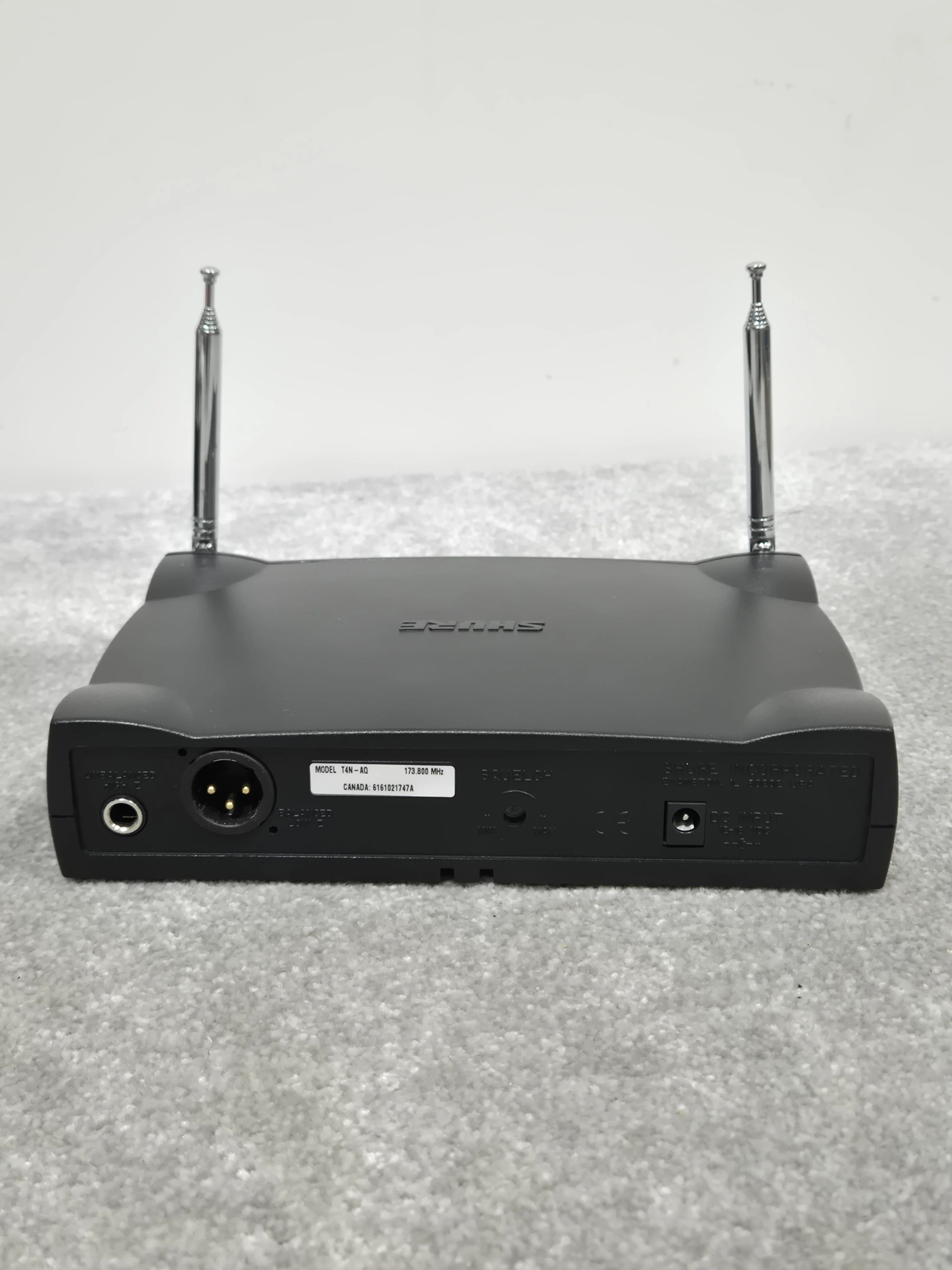 Shure T4N/SM58 - Wireless Handheld Microphone System w/ Case - Image 3
