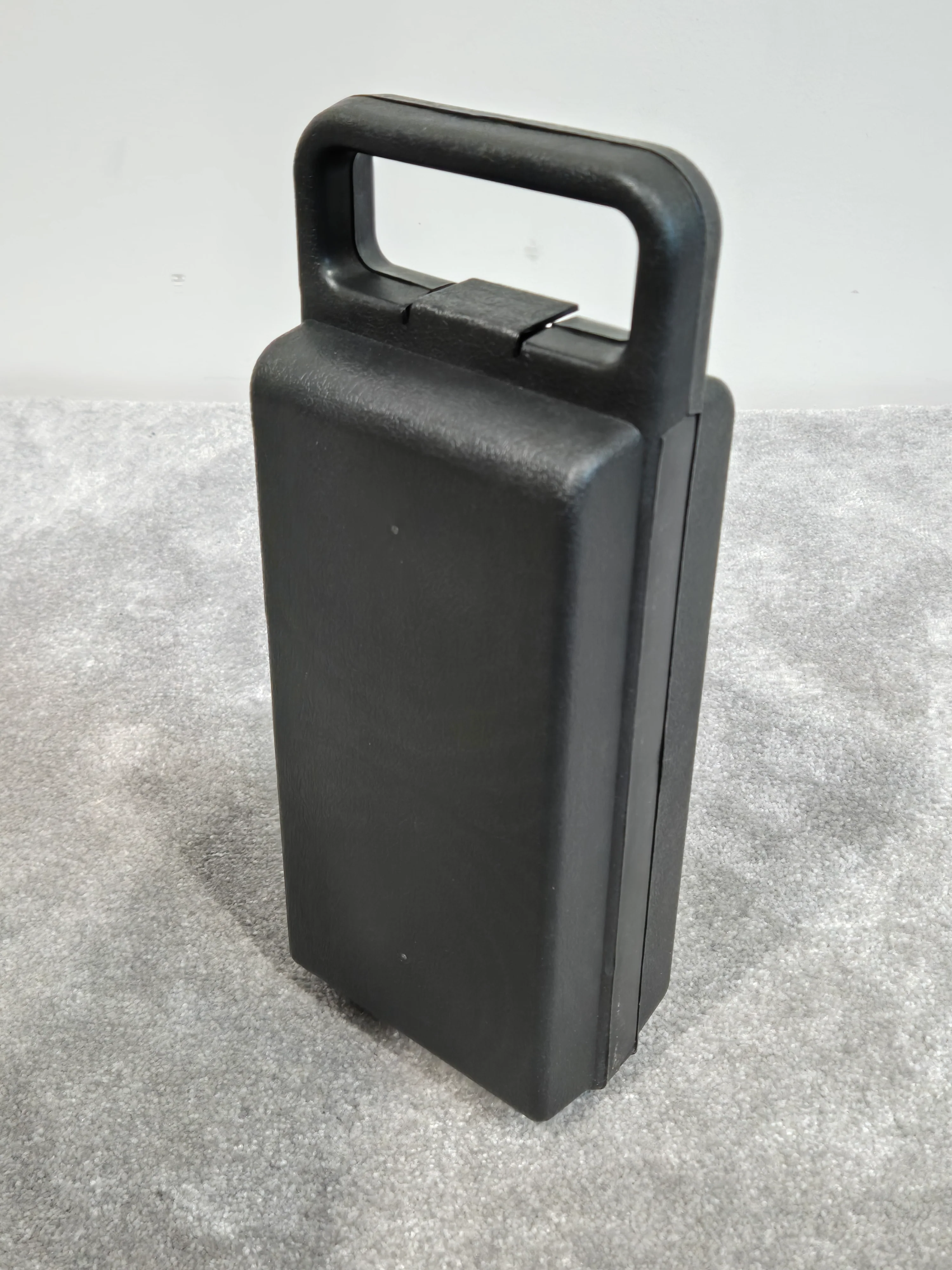 Shure SM57 - Low-Impedance Cardioid Dynamic Microphone w/ Case - Image 4