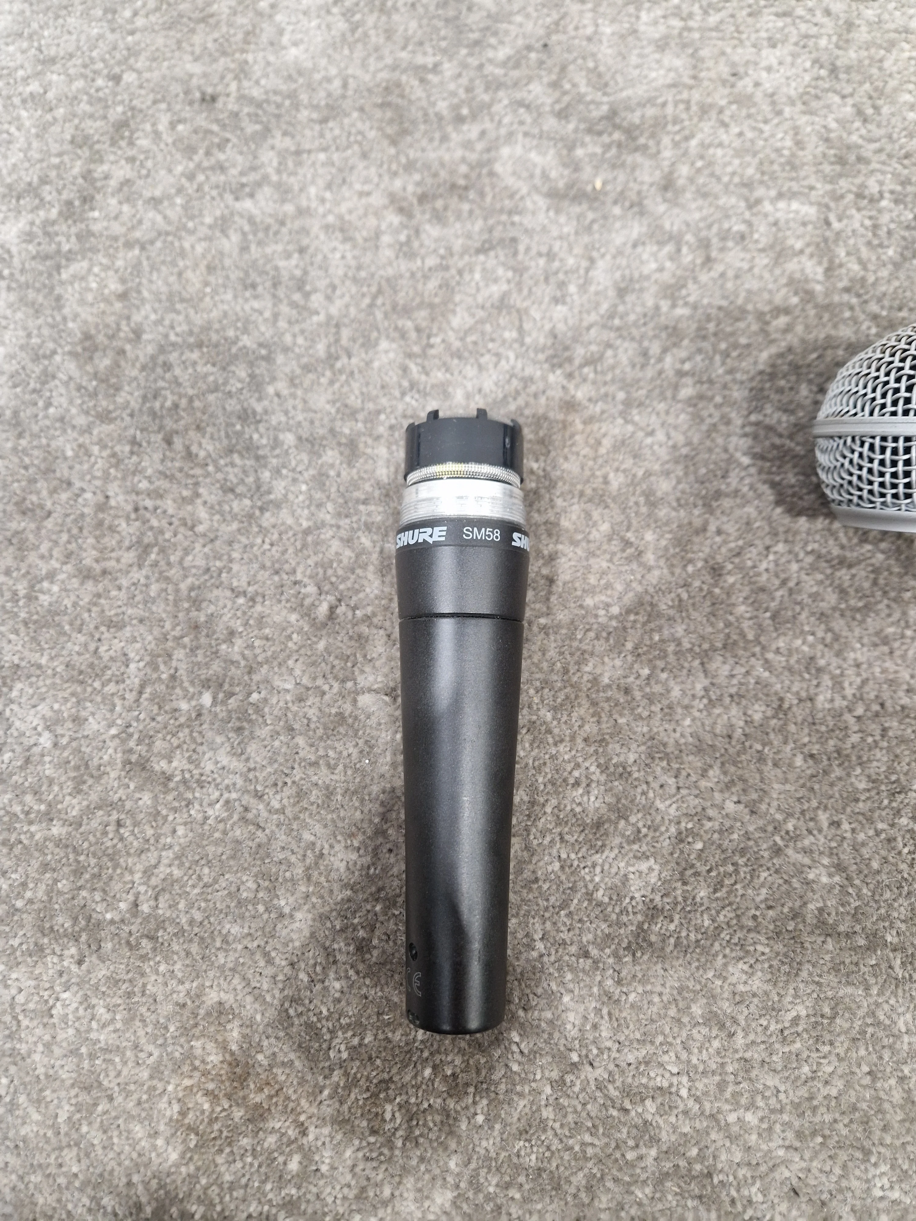 Shure Sm58 Dynamic Microphone - Cardioid Pattern, Durable Construction - Excellent w/ Original Box & Manuals & Mic Holder Midi cable - Image 13